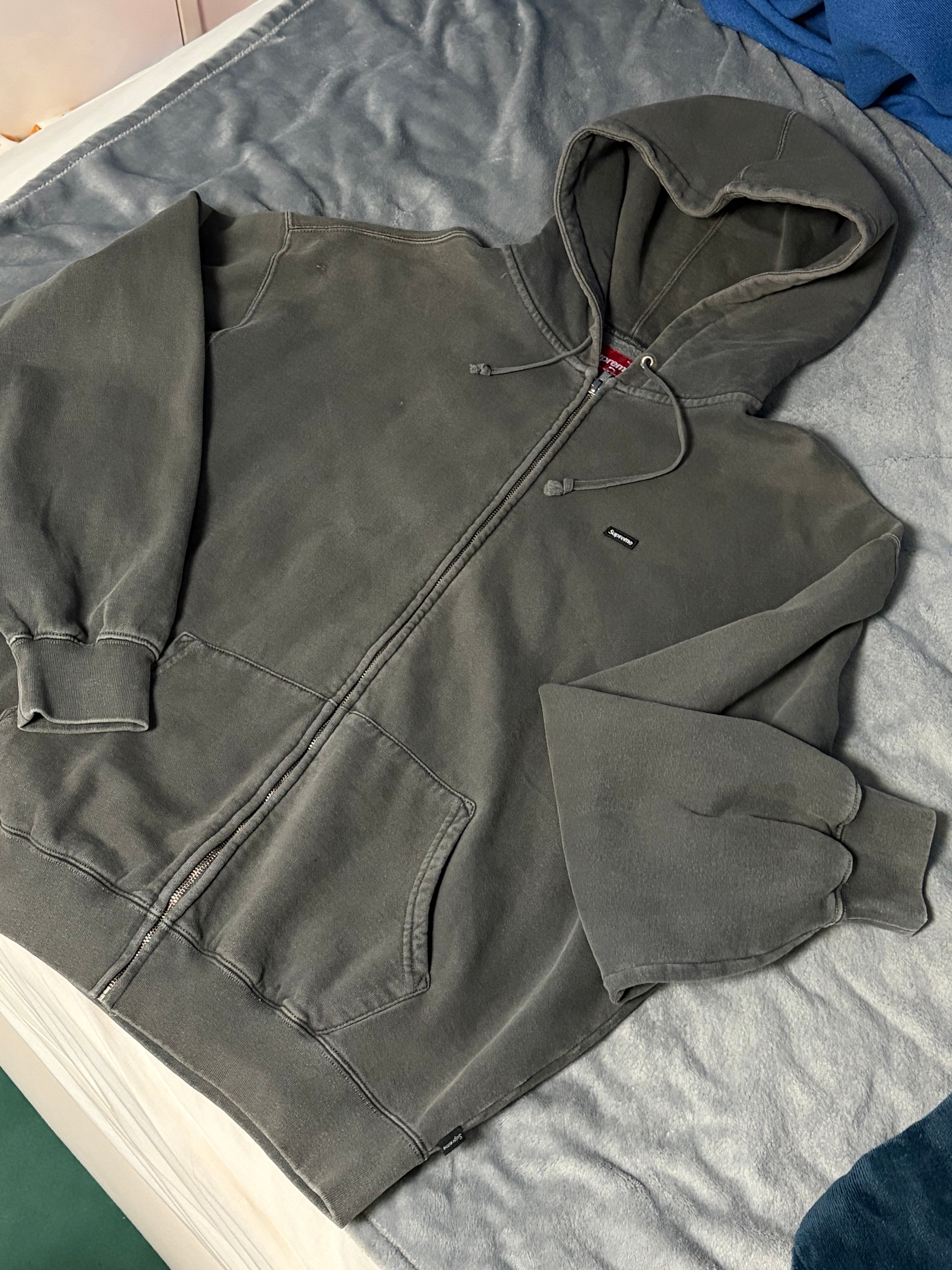 シュプリーム オーバーダイ スモール ボックス ジップ アップ フーディー スウェットシャツ "ブラック"