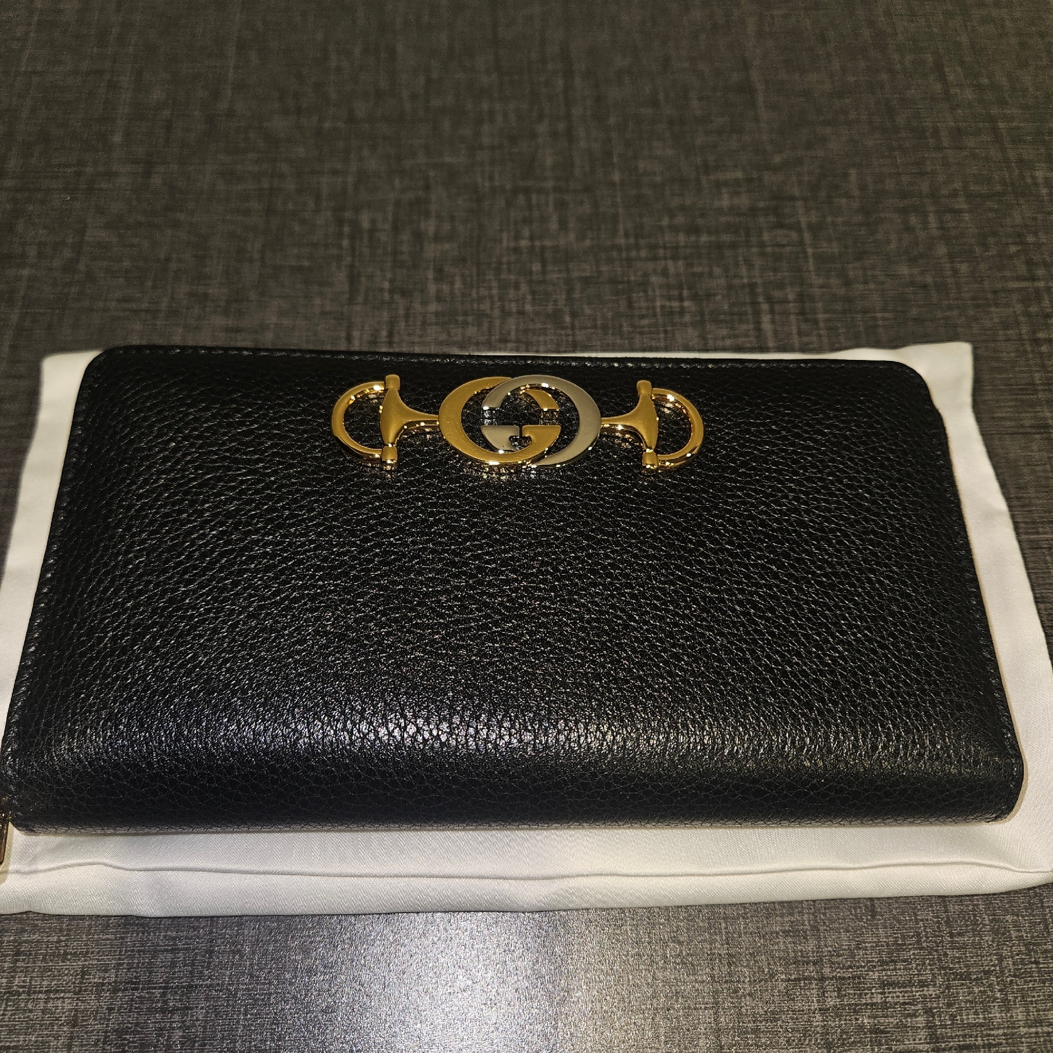 GUCCI Zumi Leather Zip Around Wallet "Black"