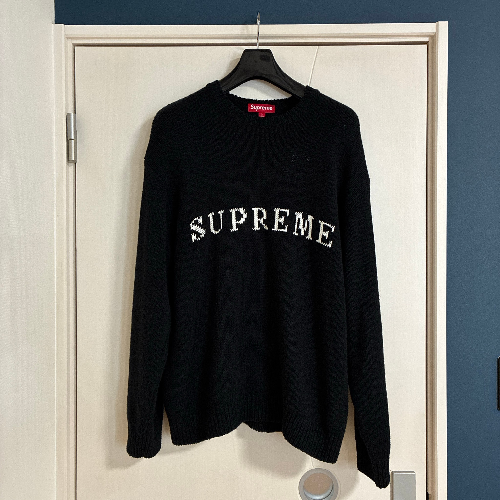 Supreme Contrast Logo Sweater "Black"
