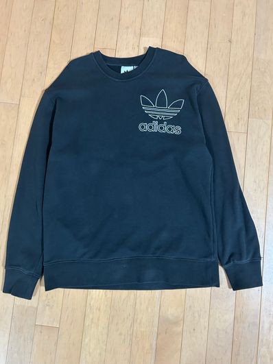 adidasブラックスウェット