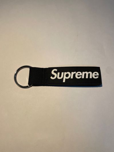 Supreme Webbing Keychain "Black" (20FW)