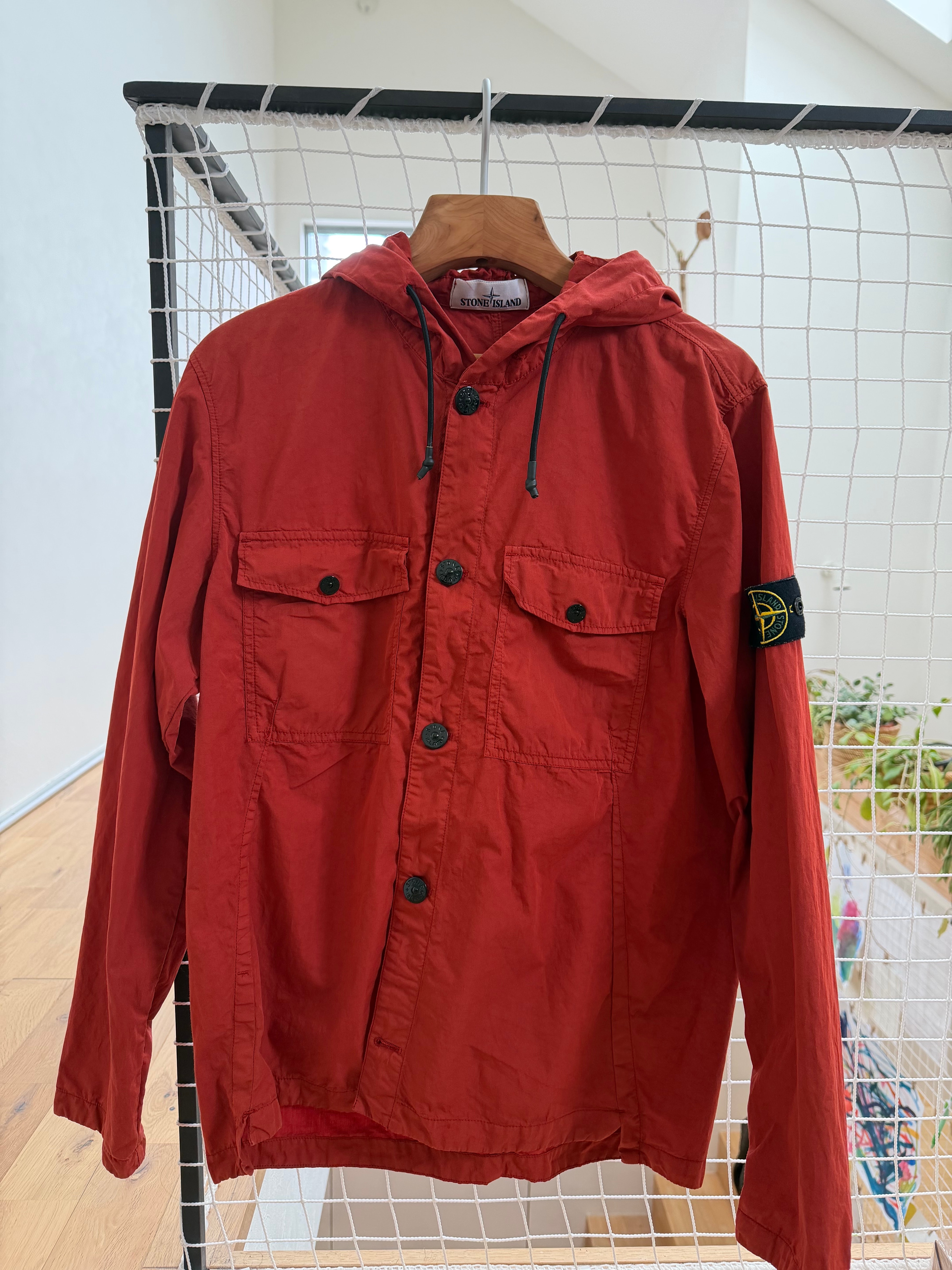 STONE  ストーンアイランド フーディジャケット メンズ レッド STONE ISLAND ストーンアイランド フーディジャケット メンズ レッド