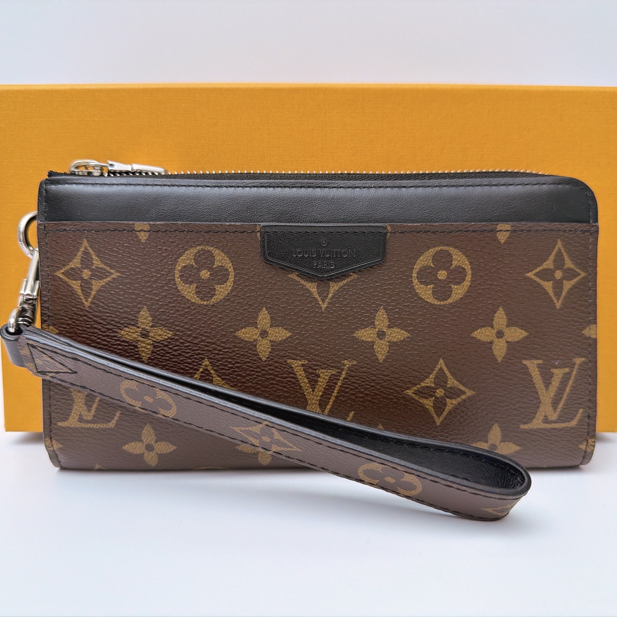 Louis Vuitton Zippy Dragonne Monogram Macassar