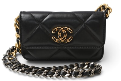 シャネル チェーンショルダーバッグ CHANEL AP2450 ポシェット シャネル19 AP2450 チェーンクラッチ ブラック レディース 【中古】