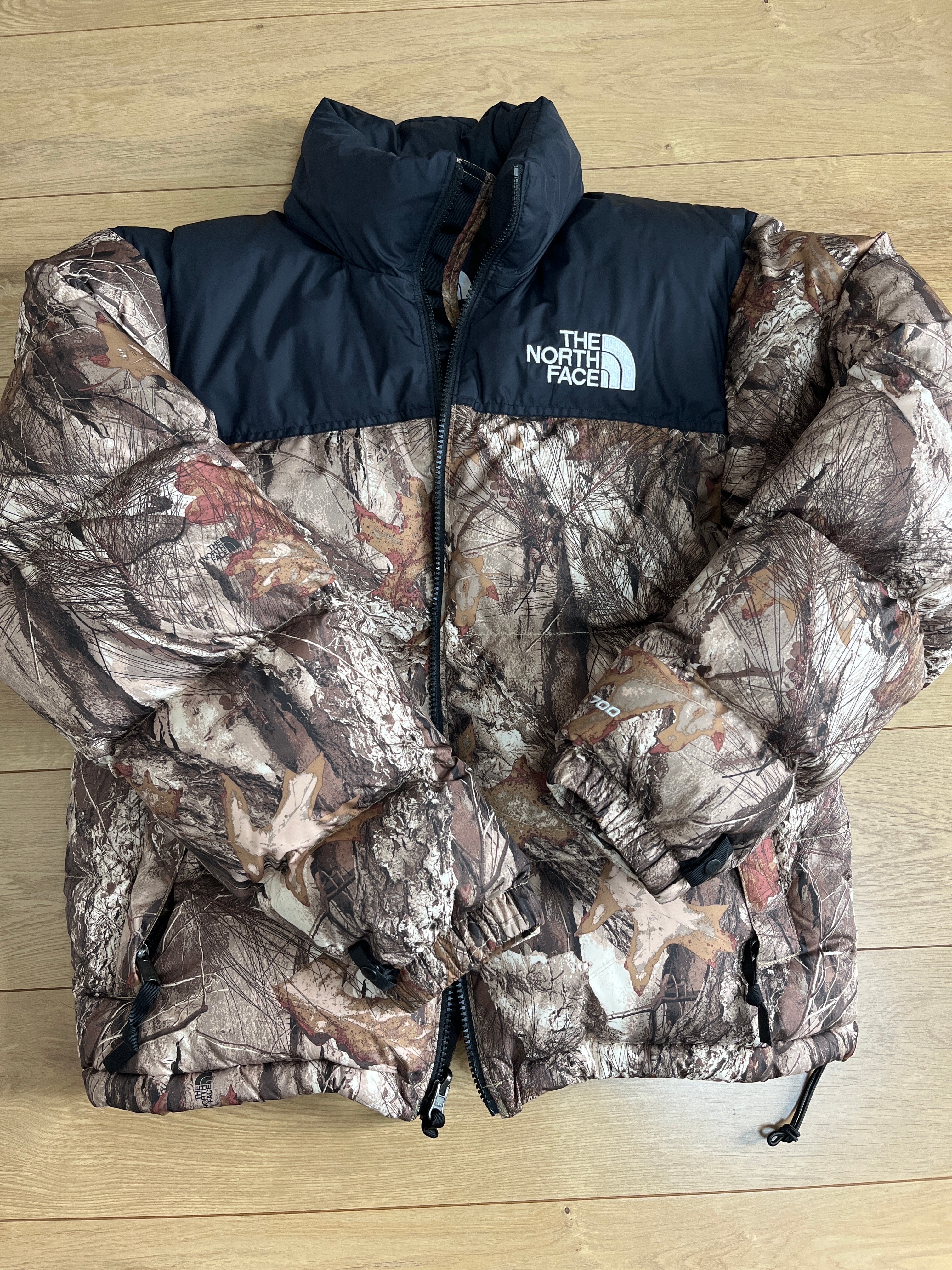 The North Face 1996 RETRO NUPTSE PACKABLE JACKET 海外版 "Leaves"