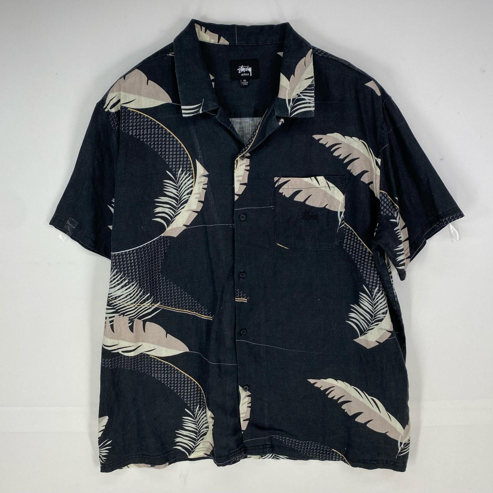 古着 ステューシー STUSSY 半袖シャツ アロハ 開襟 ショートスリーブ 大きいサイズ ワンポイント XL ブラック系 総柄 メンズ