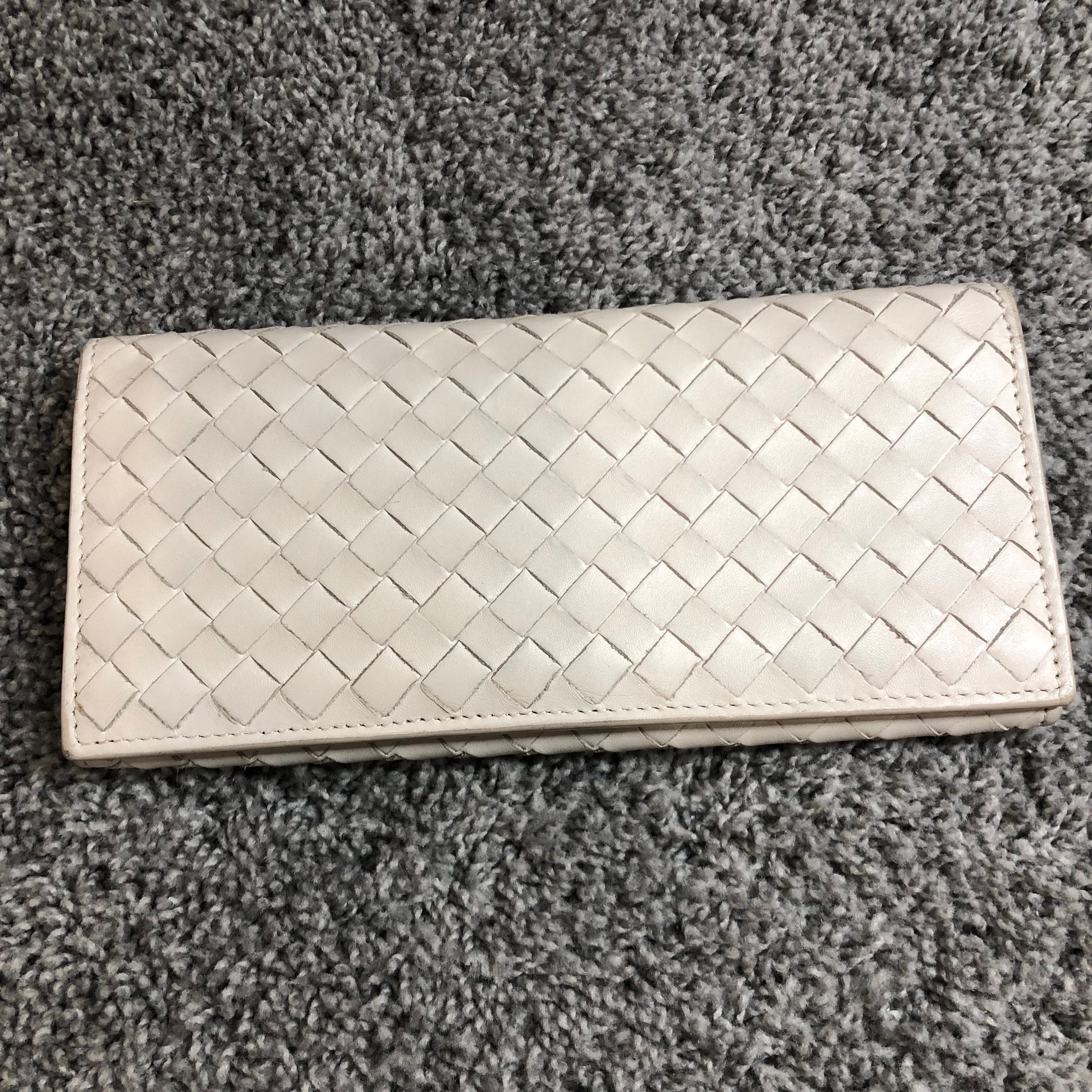 ボッテガヴェネタ イントレチャート 長財布 120697 グレージュ 財布