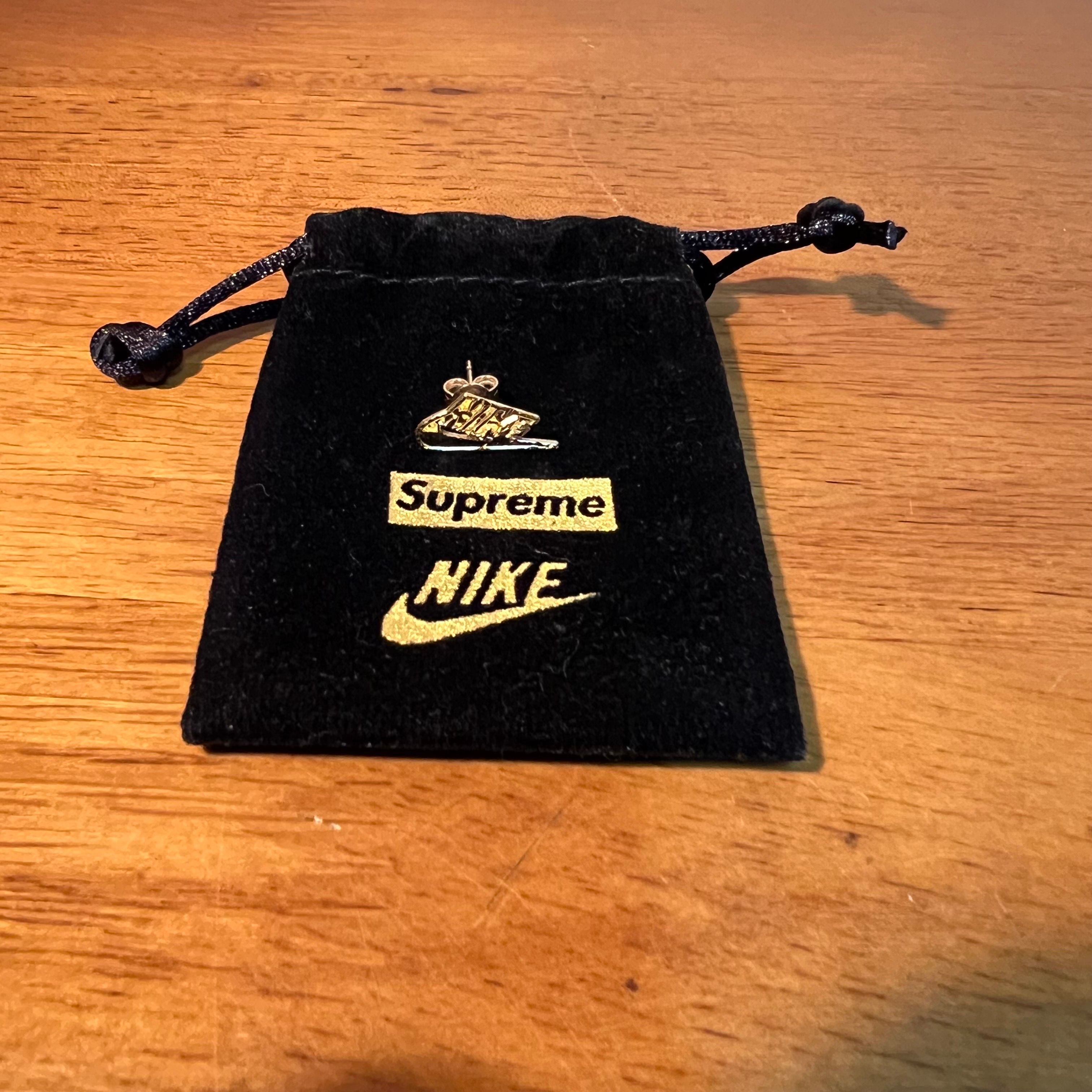 Supreme / NIKE® 14K Gold Earring "Gold"