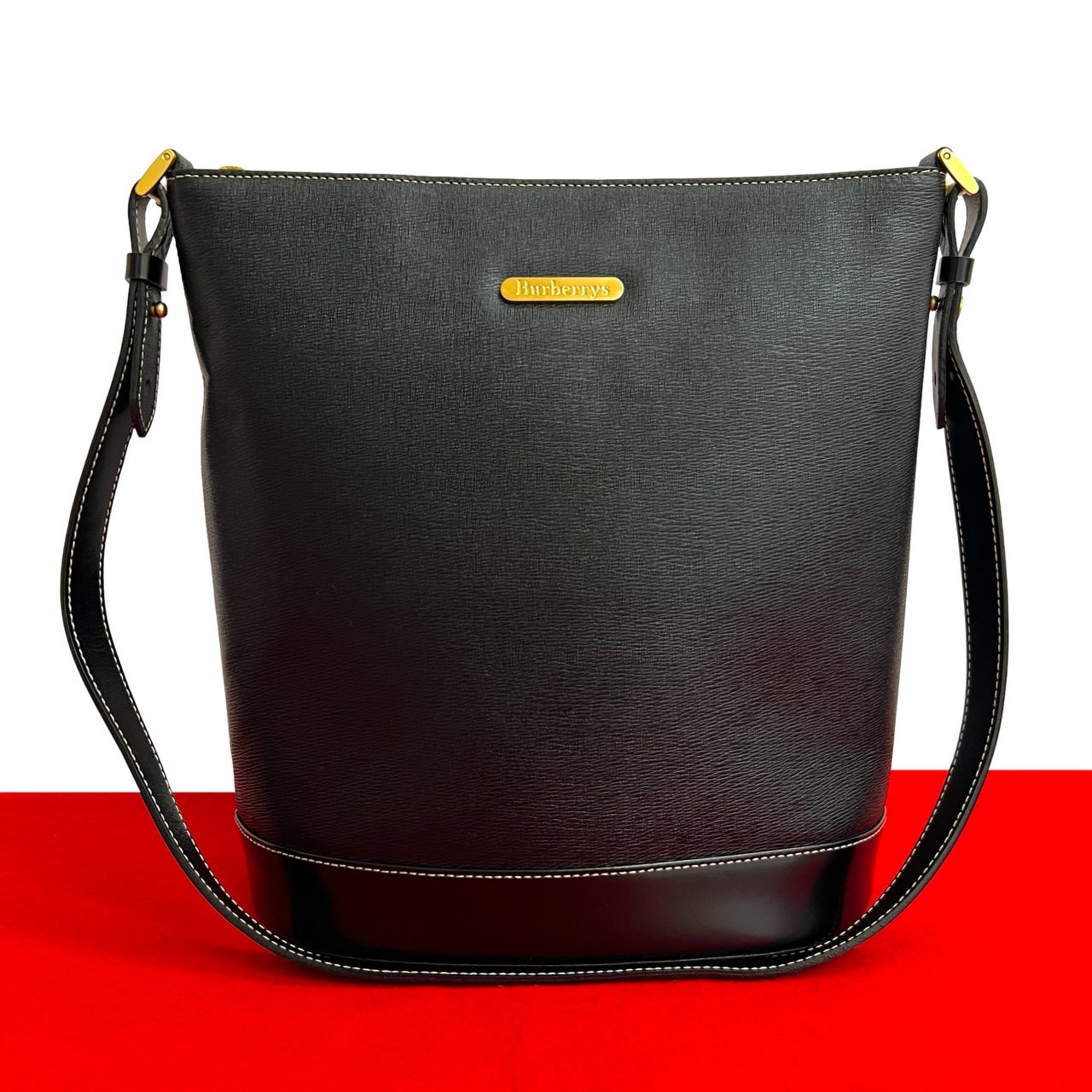 BURBERRY バーバリー ロゴ 金具 レザー ショルダーバッグ ブラック
 13144