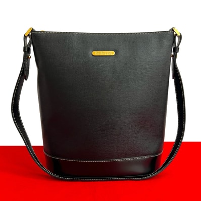 BURBERRY バーバリー ロゴ 金具 レザー ショルダーバッグ ブラック
13144