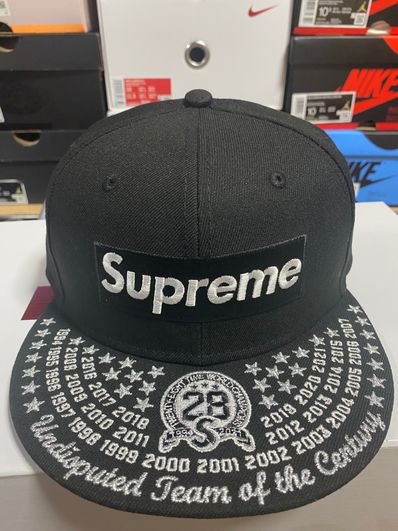 Supreme Undisputed Box Logo New Era "Navy"