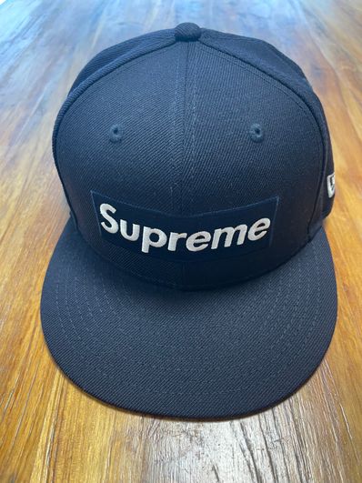 Supreme World Famous Box Logo New Era® "Navy"