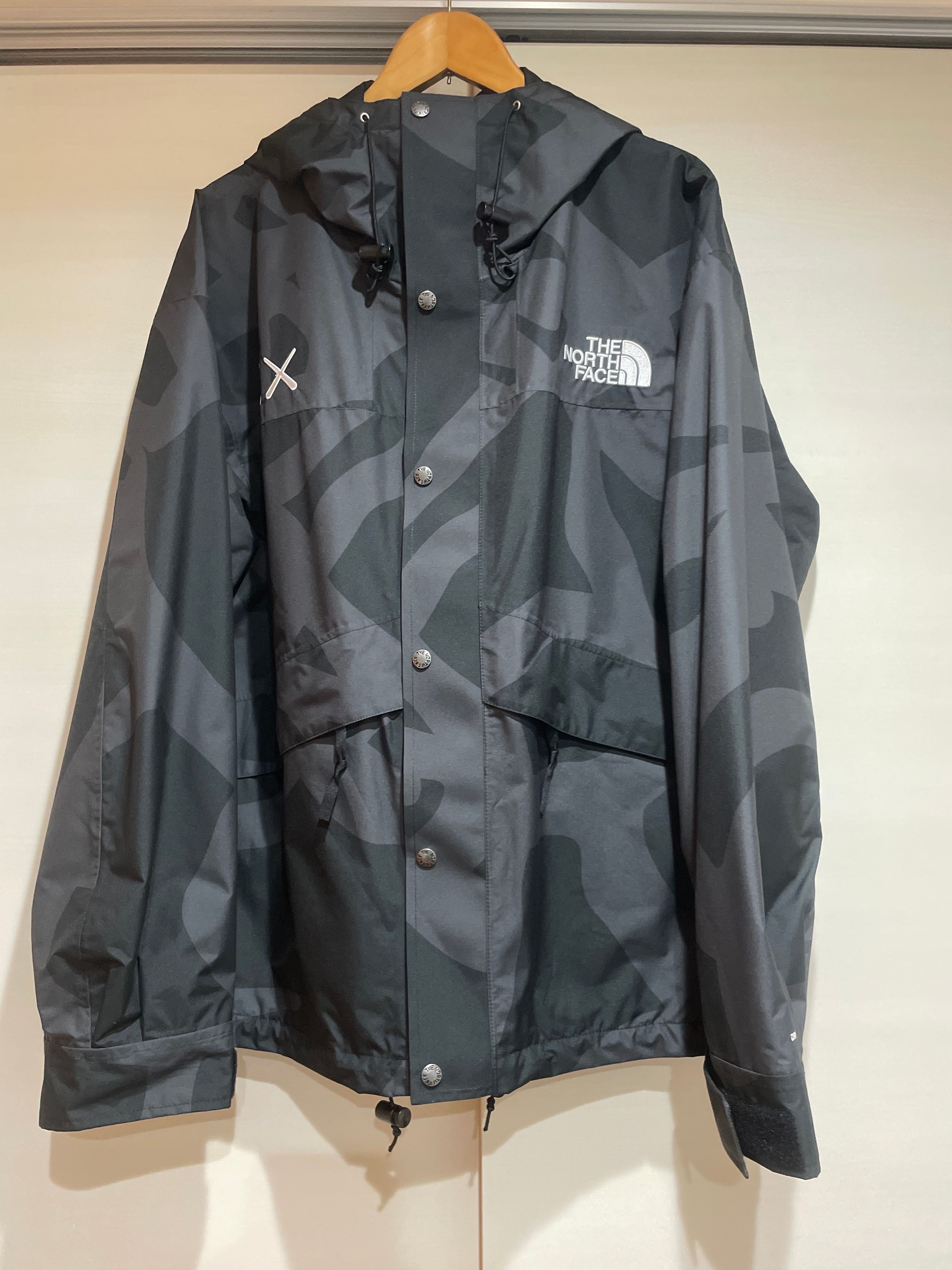 The North Face Kaws Retro 1986 Mountain Jacket "Black"