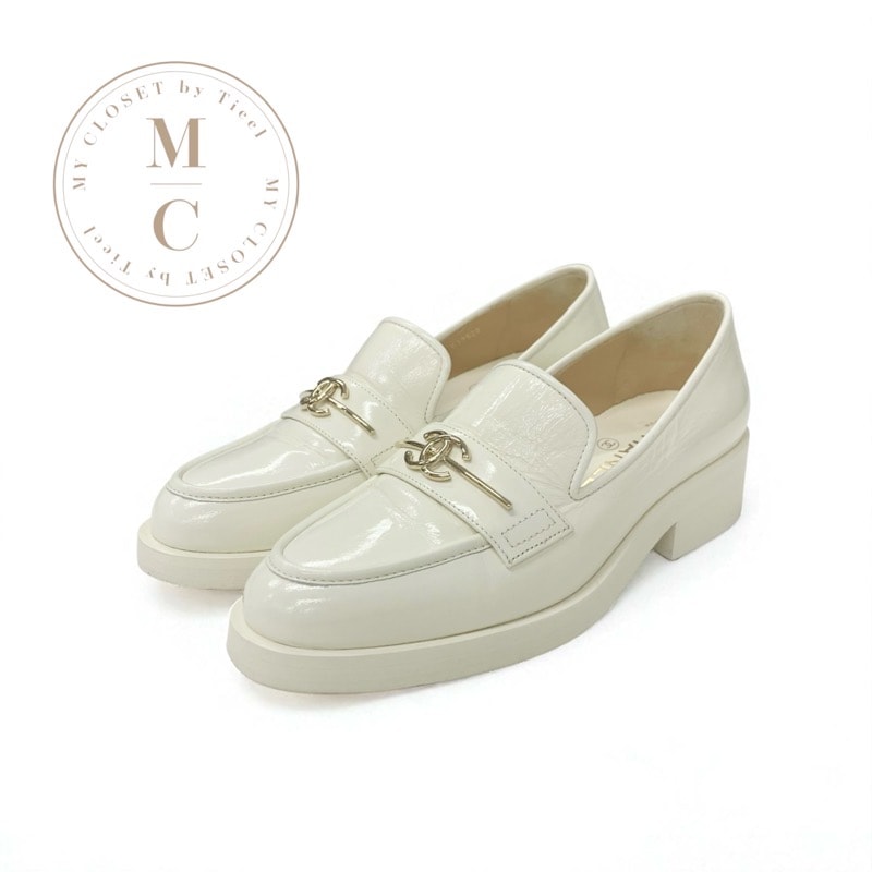 シャネル CHANEL ローファー 革靴 靴 シューズ レザー ホワイト 白 ゴールド ココマーク