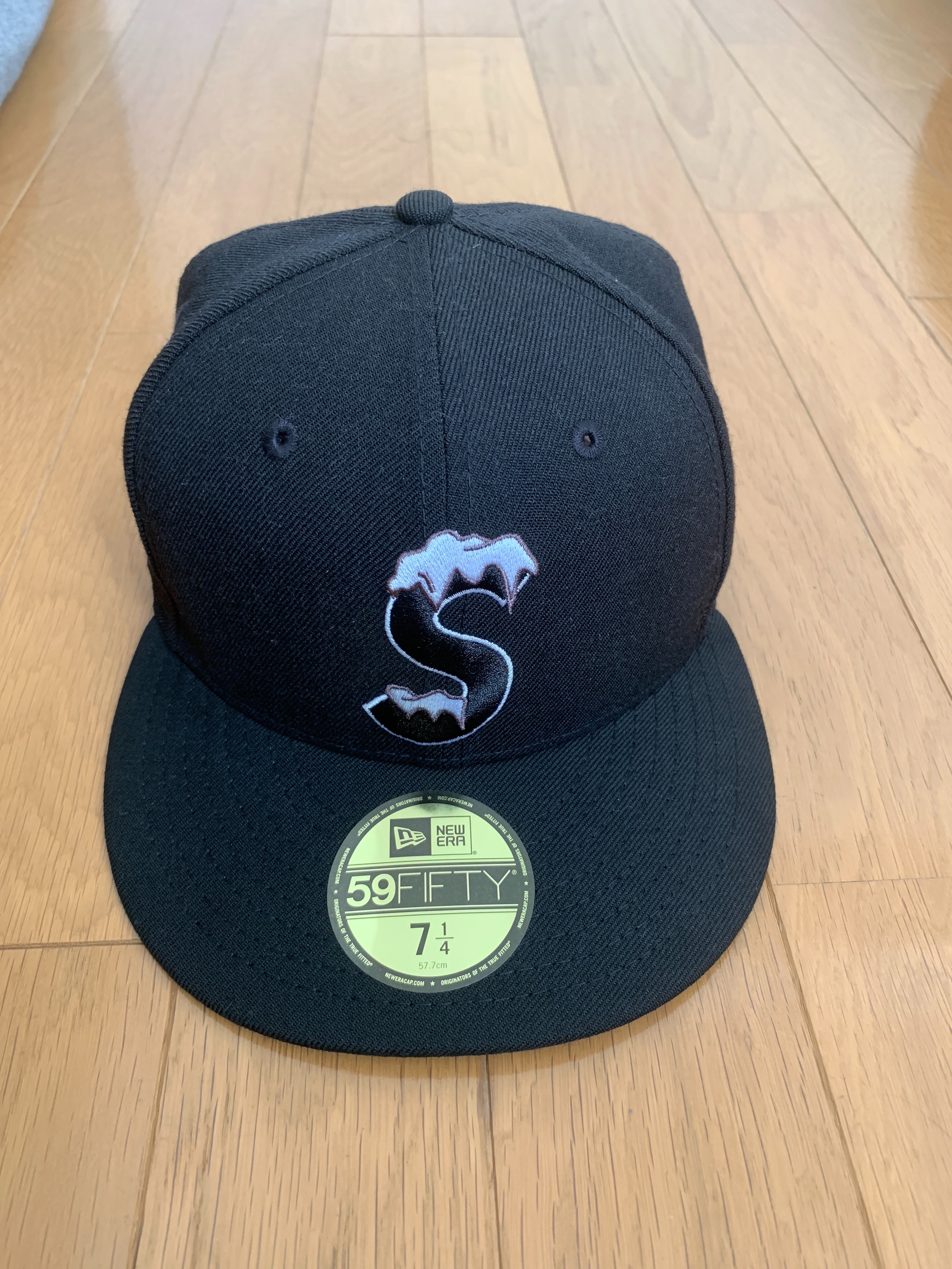 Supreme S Logo New Era® "Black" (20FW)