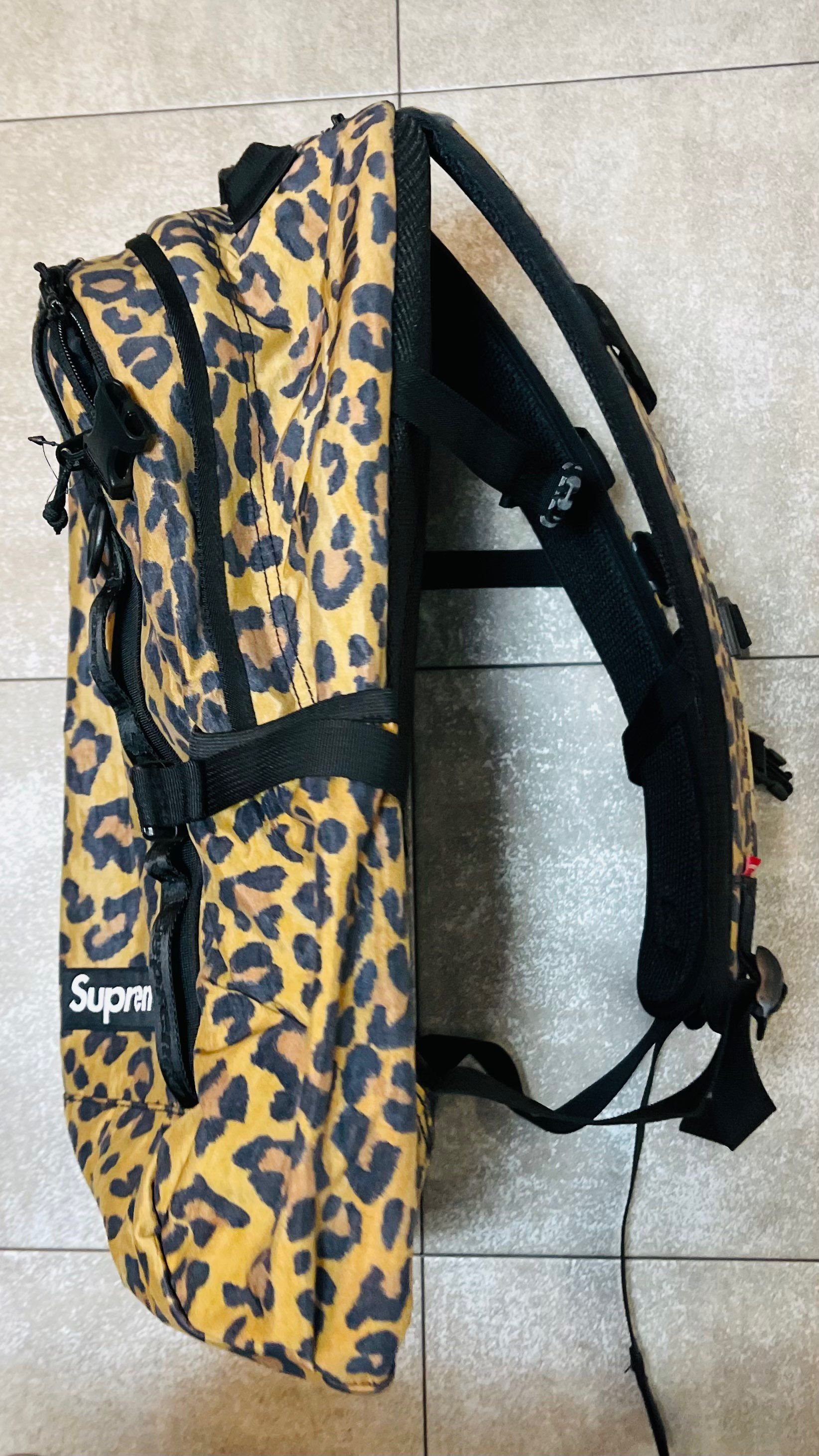 Supreme 20FW Backpack 21L Leopard　レオパード Supreme Leopard Backpack FW20 - Kup w Hypenedz