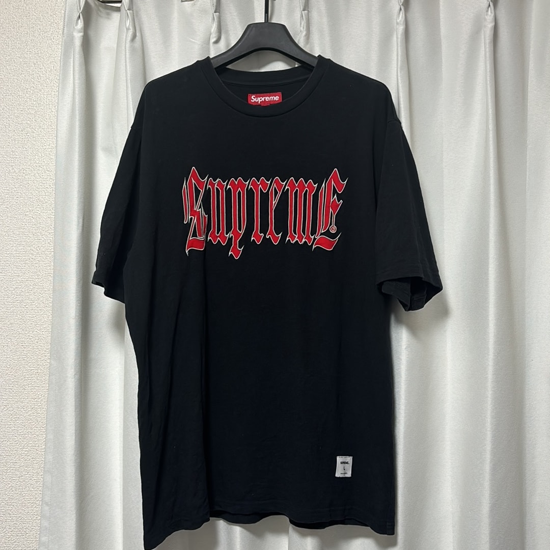 Supreme Old English S/S Top "Black"