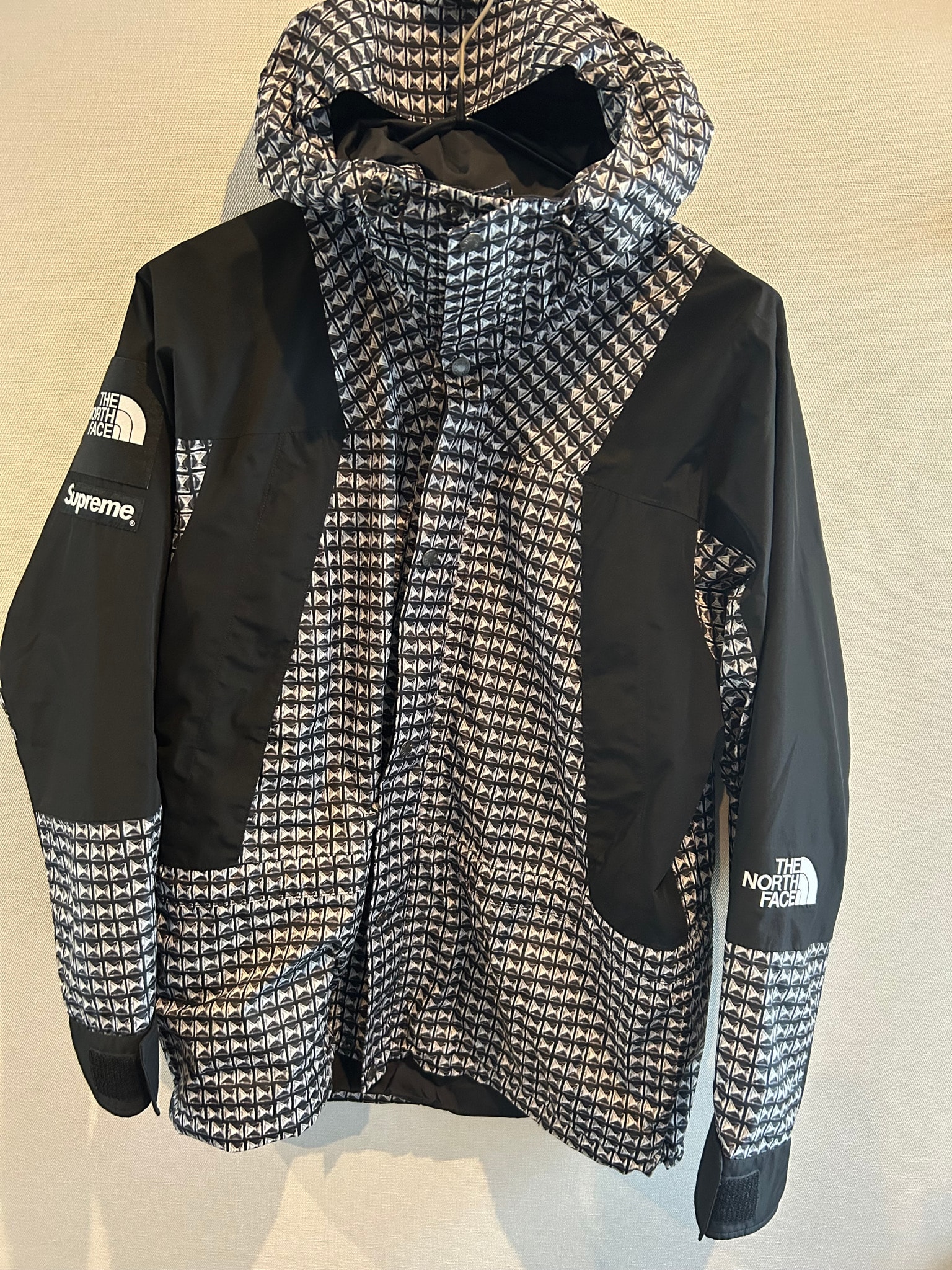 Supreme x The North Face Studded Mountain Light Jacket "Black"