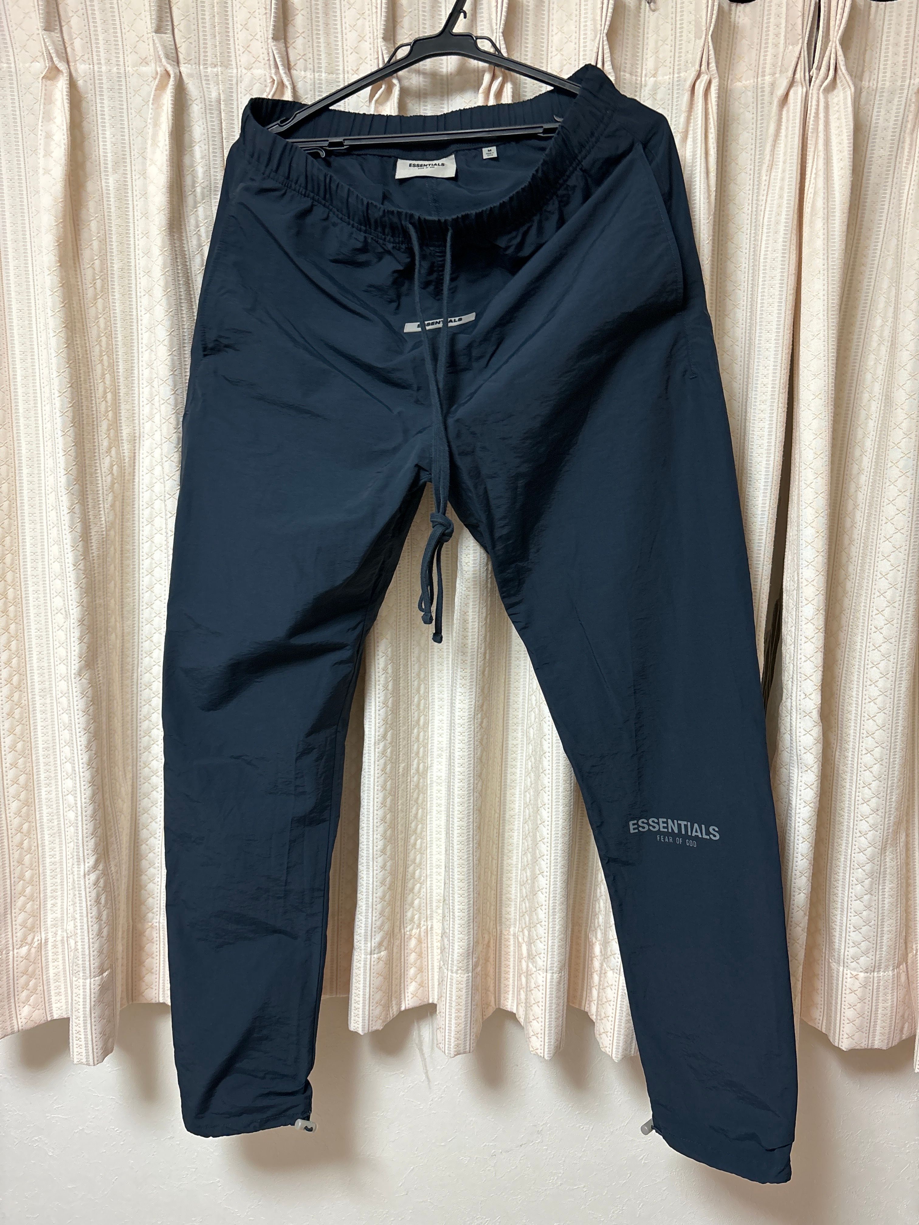FEAR OF GOD essentials ナイロンパンツ ネイビー