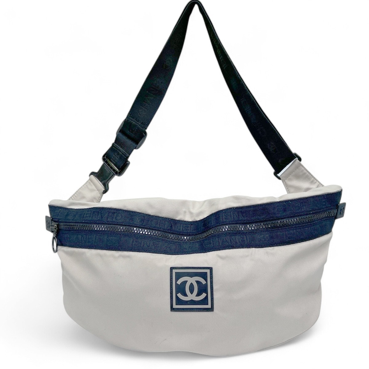 CHANEL 希少 シャネル スポーツライン ココマーク ロゴ ビッグ ボディバッグ 7番台シリアル ナイロン 化学繊維 ベージュ ブラック ドラムバッグ ウエストバッグ ショルダーバッグ クロスボディ Bランク 中古 鑑定済 シャネルバッグ