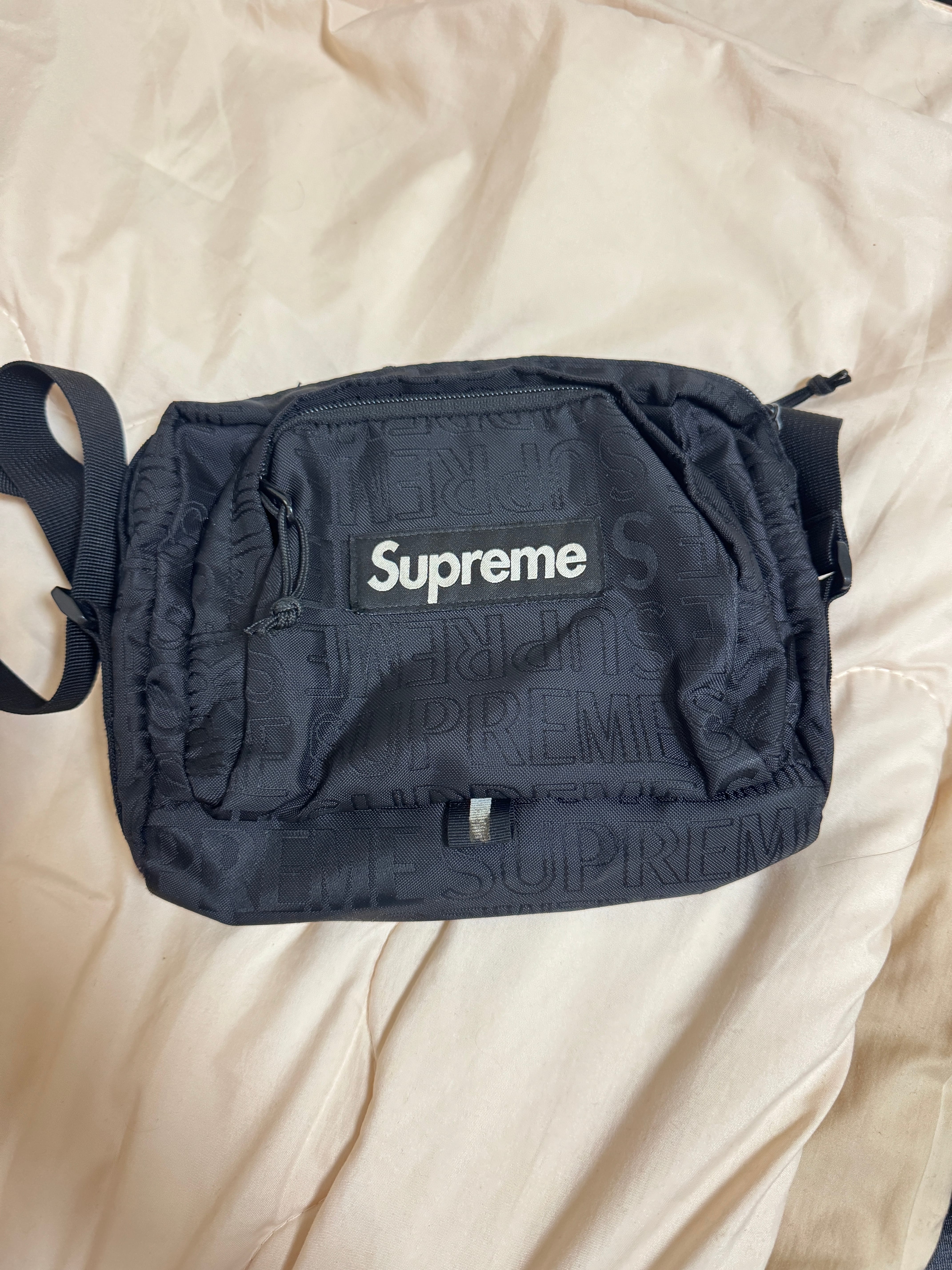 Supreme 19SS Shoulder Bag 