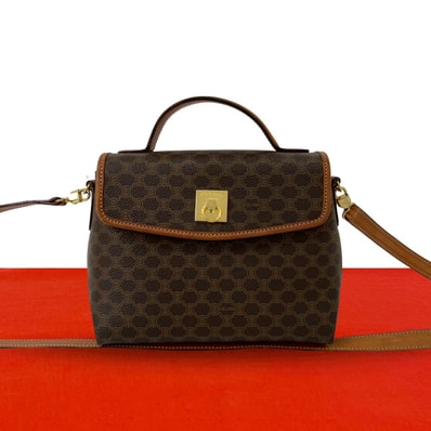 CELINE セリーヌ マカダム ブラゾン トリオンフ ロゴ 金具 レザー PVC ショルダーバッグ ブラウン
30839