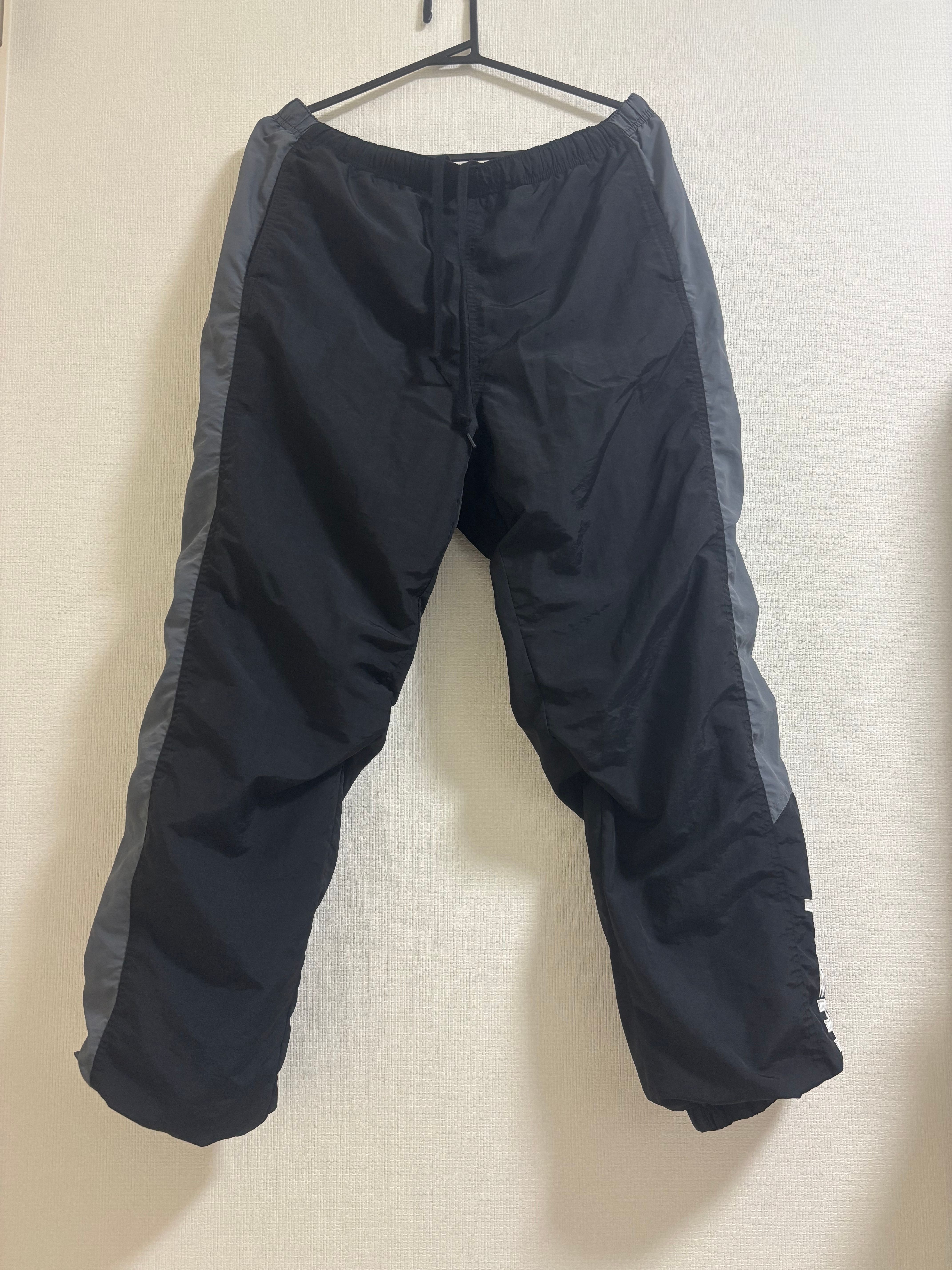 Supreme サイドロゴトラックパンツ 黒/グレー 中古・古着通販】SUPREME (シュプリーム) Side Logo Track Pants