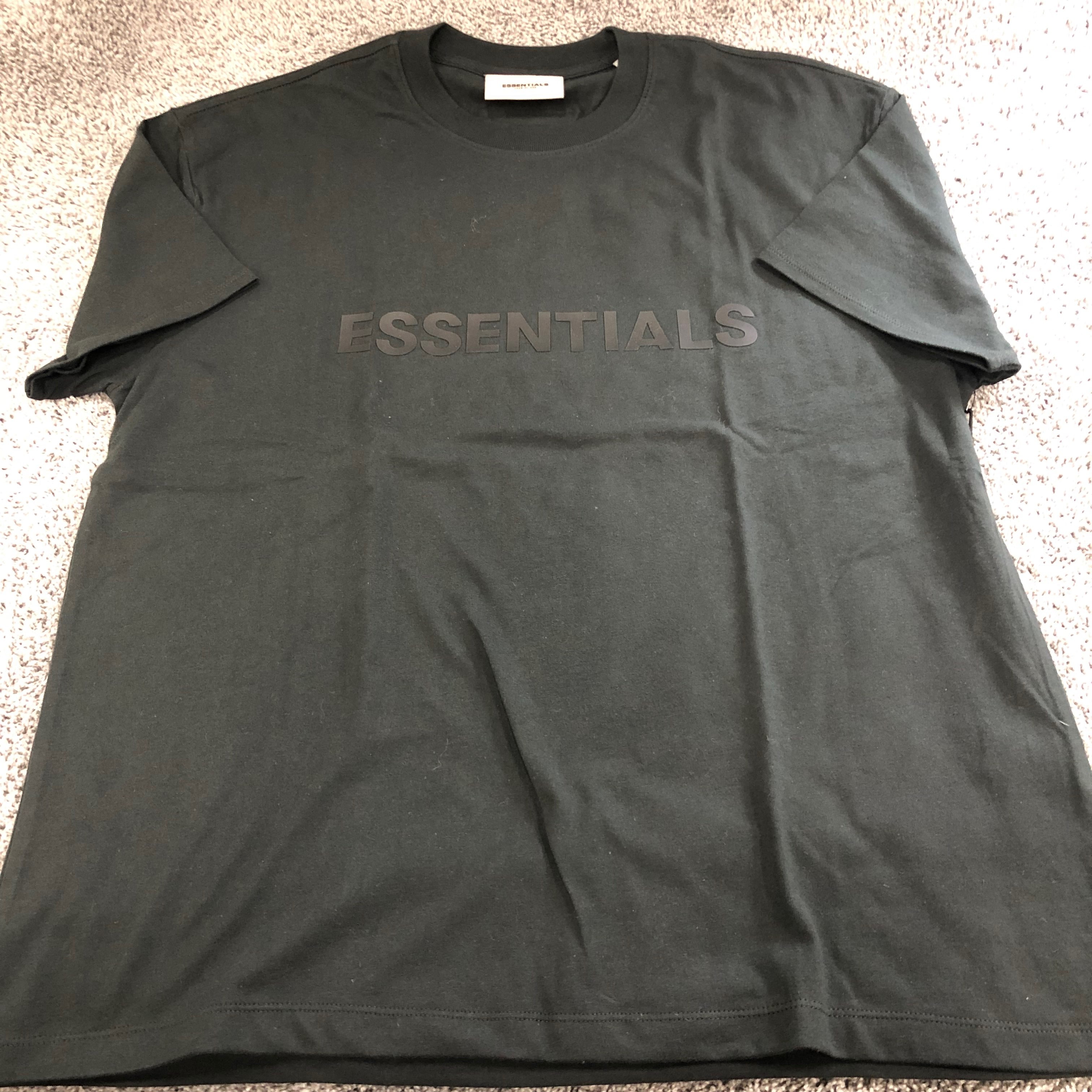 FEAR OF GOD ESSENTIALS 3D Silicon Applique Boxy T-Shirt "Black"