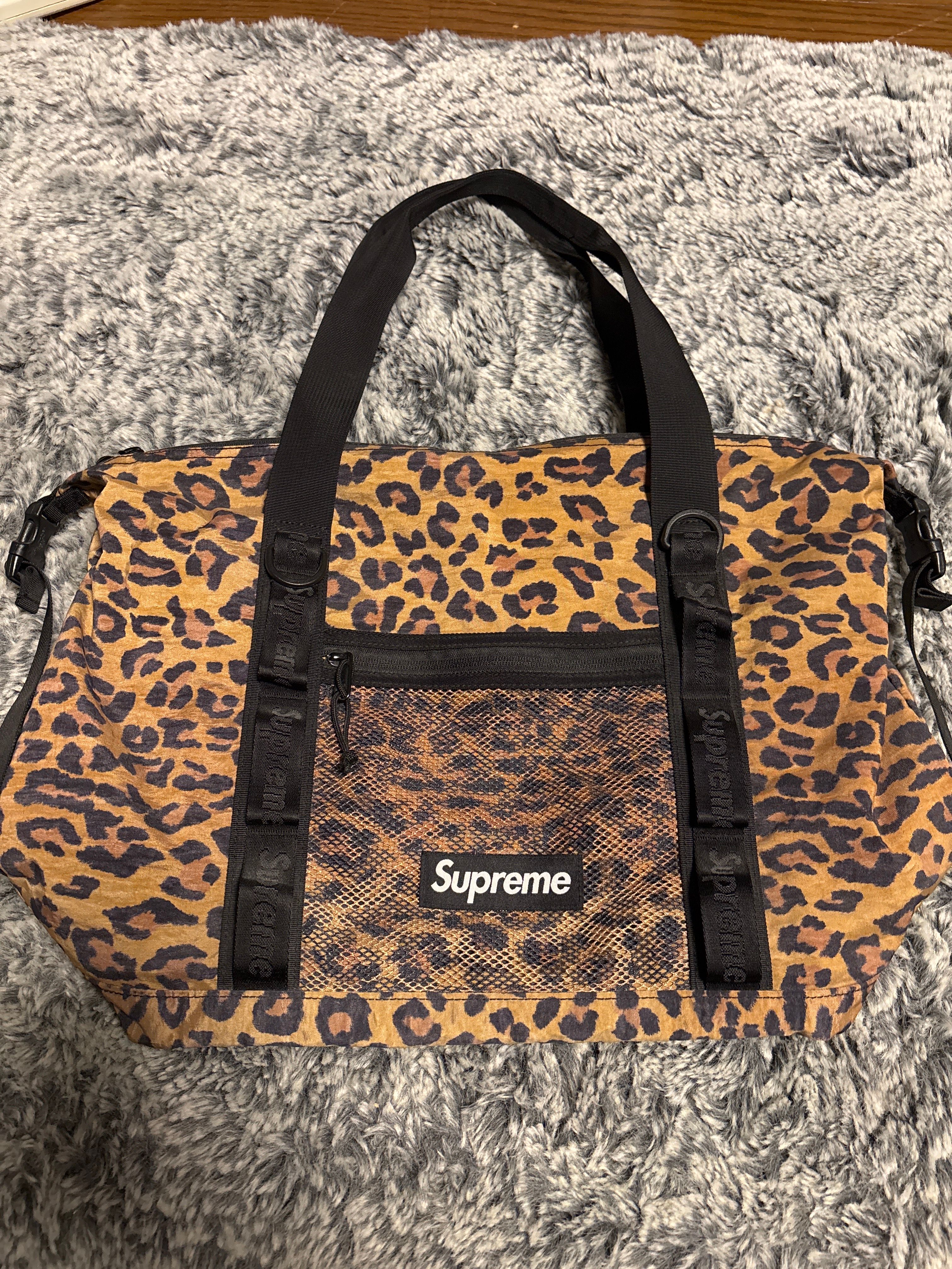 Supreme Zip Tote 25L 