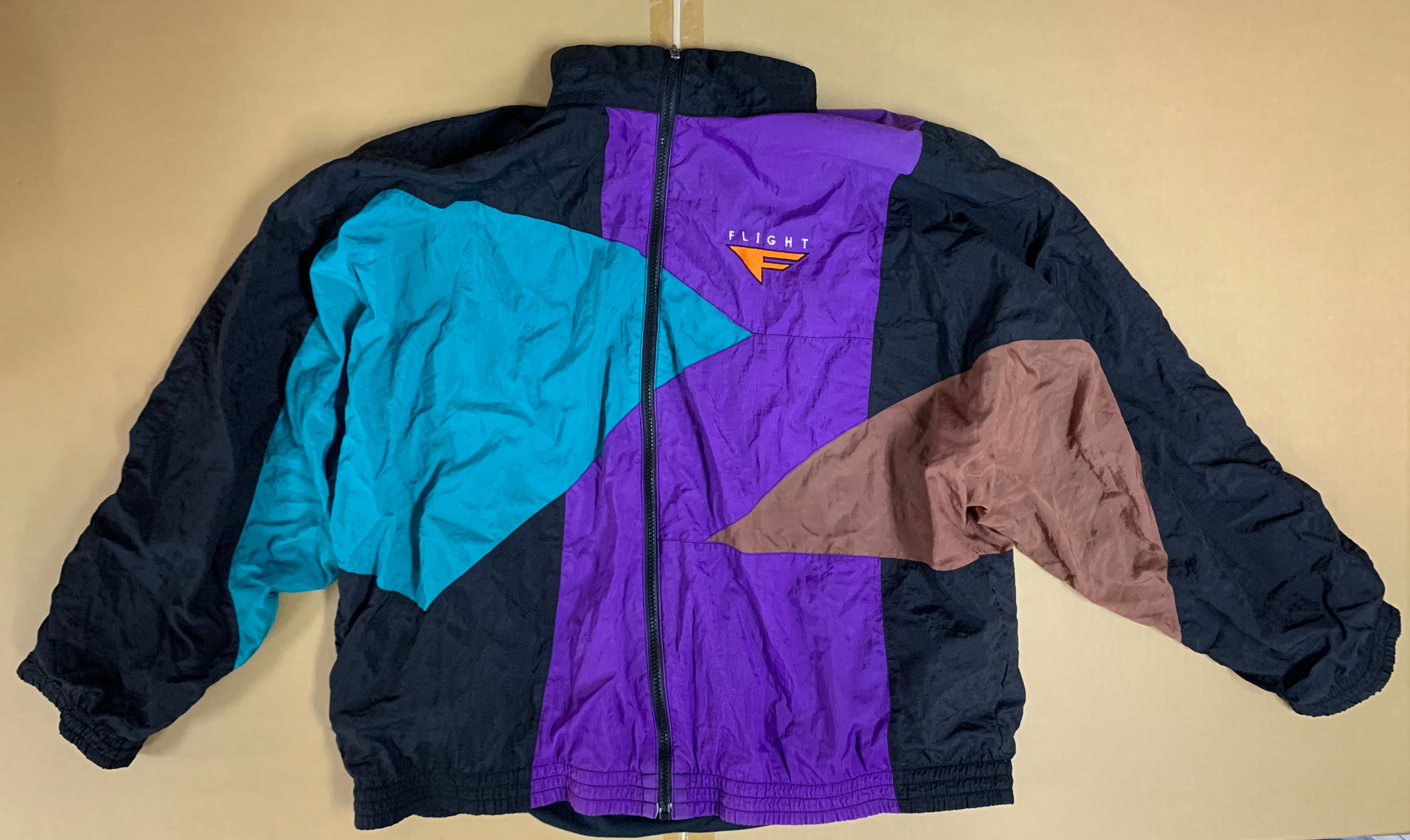 NIKE 90s FOOTLOCKER別注ブルゾン　ナイロンジャケット