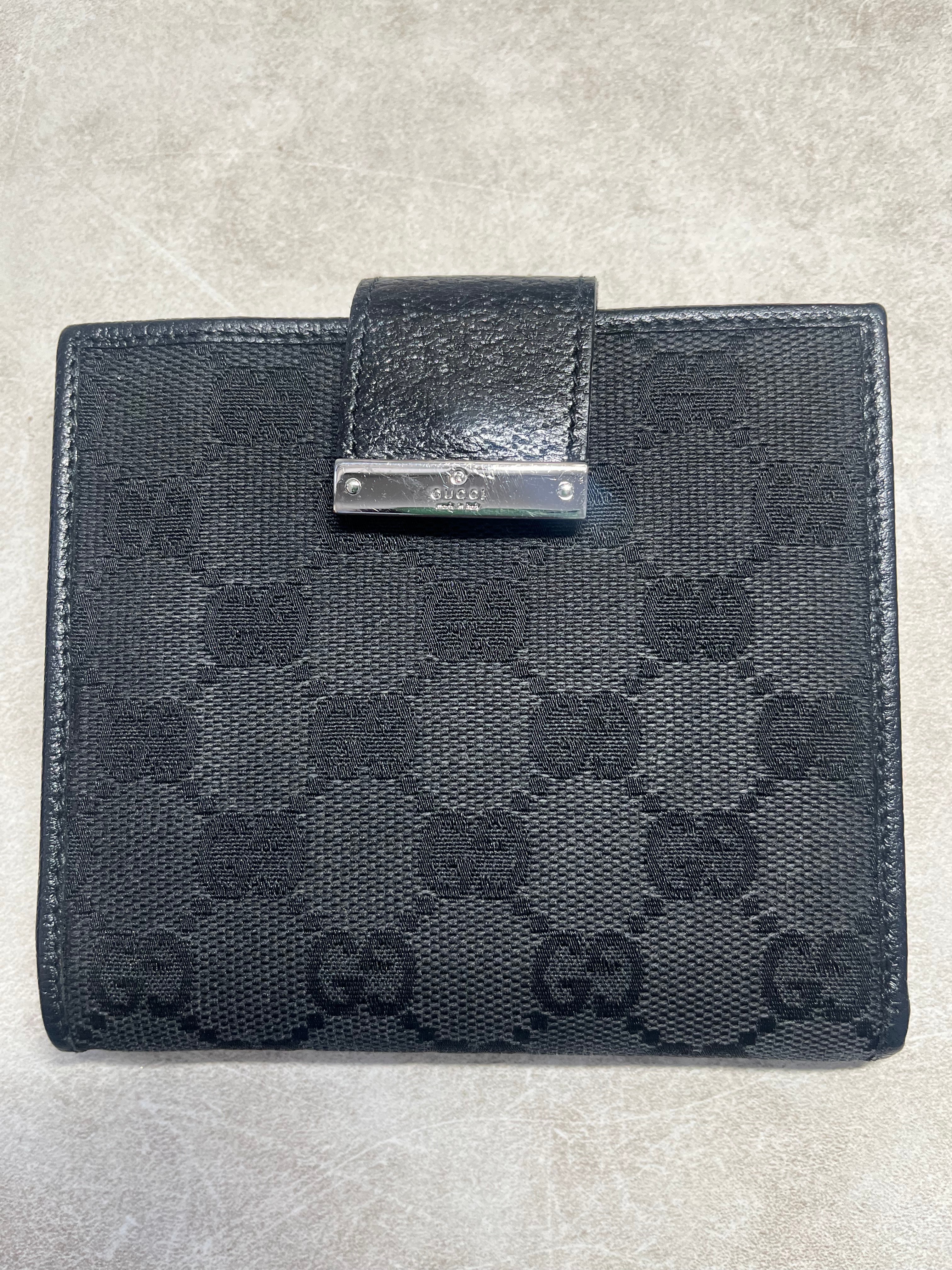 GUCCI ブラック GGモノグラム 二つ折り財布