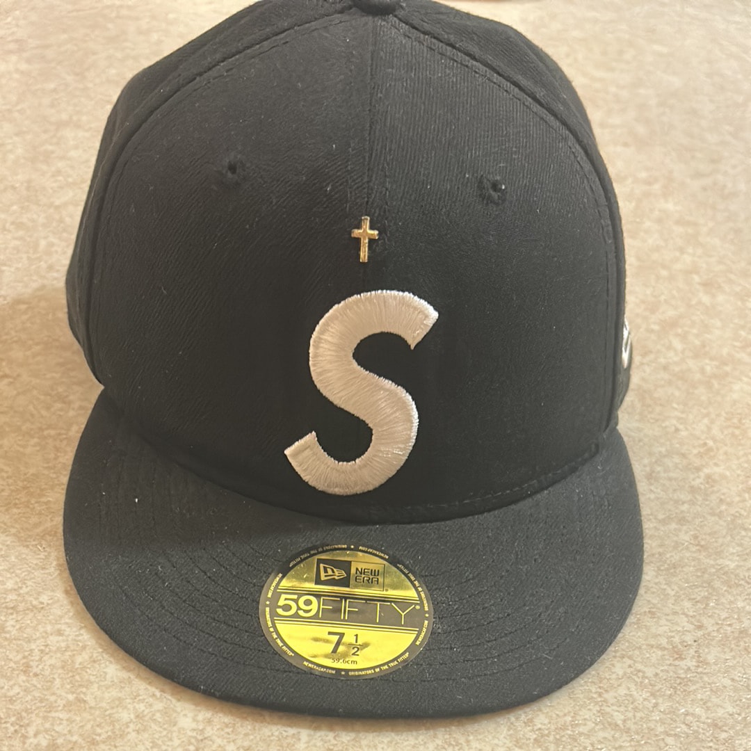 Supreme Gold Cross S Logo New Era "Black"