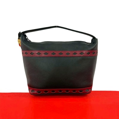 YVES SAINT LAURENT イヴ・サンローラン YSL ロゴ 金具 カットアウト レザー ハンドバッグ ブラック
05573