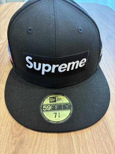 Supreme World Famous Box Logo New Era® "Black"