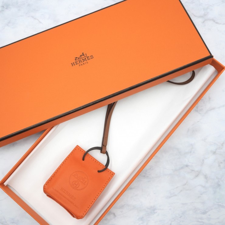 HERMES(エルメス)サック・オランジュ バッグチャーム ヴィンテージ バッグモチーフ レザー オレンジ アニューミロ【中古】