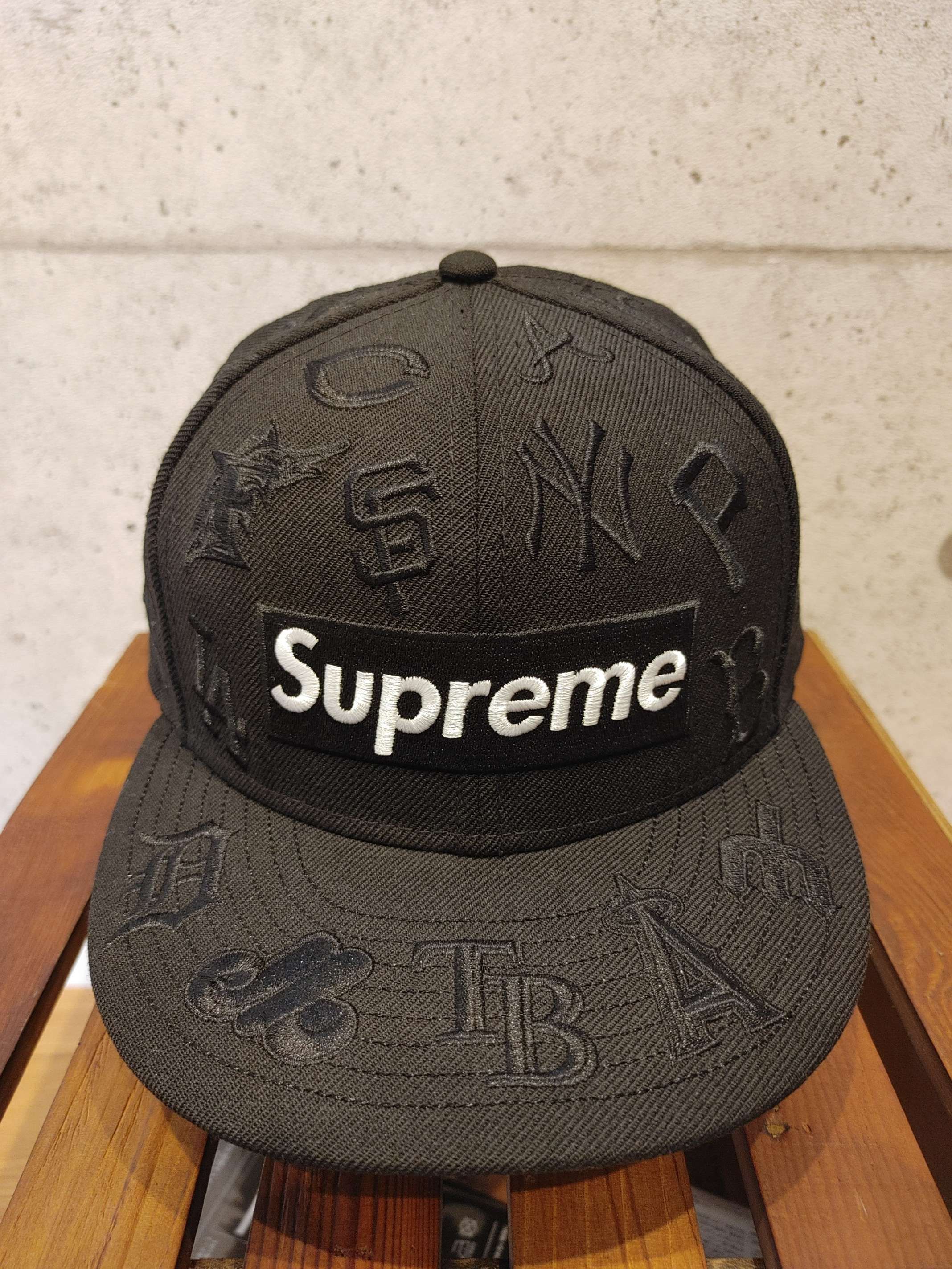 Supreme / MLB New Era® "Black"