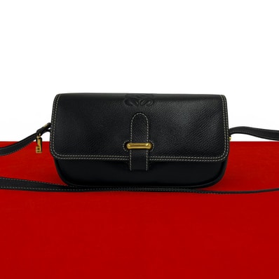 LOEWE ロエベ アナグラム レザー ショルダーバッグ ブラック
76822