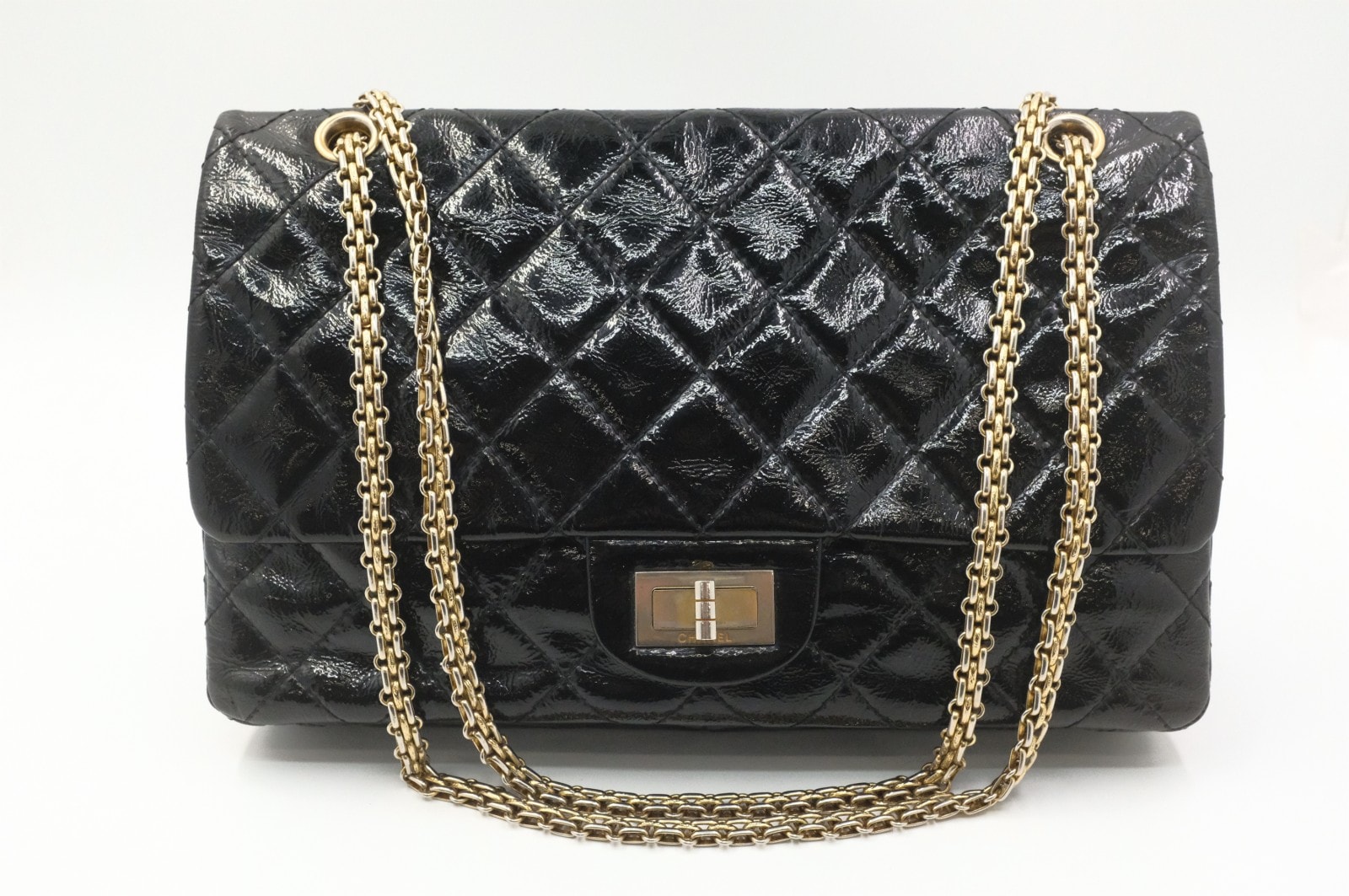 シャネル 2.55 リイシュー フラップ チェーンバッグ ブラックパテント