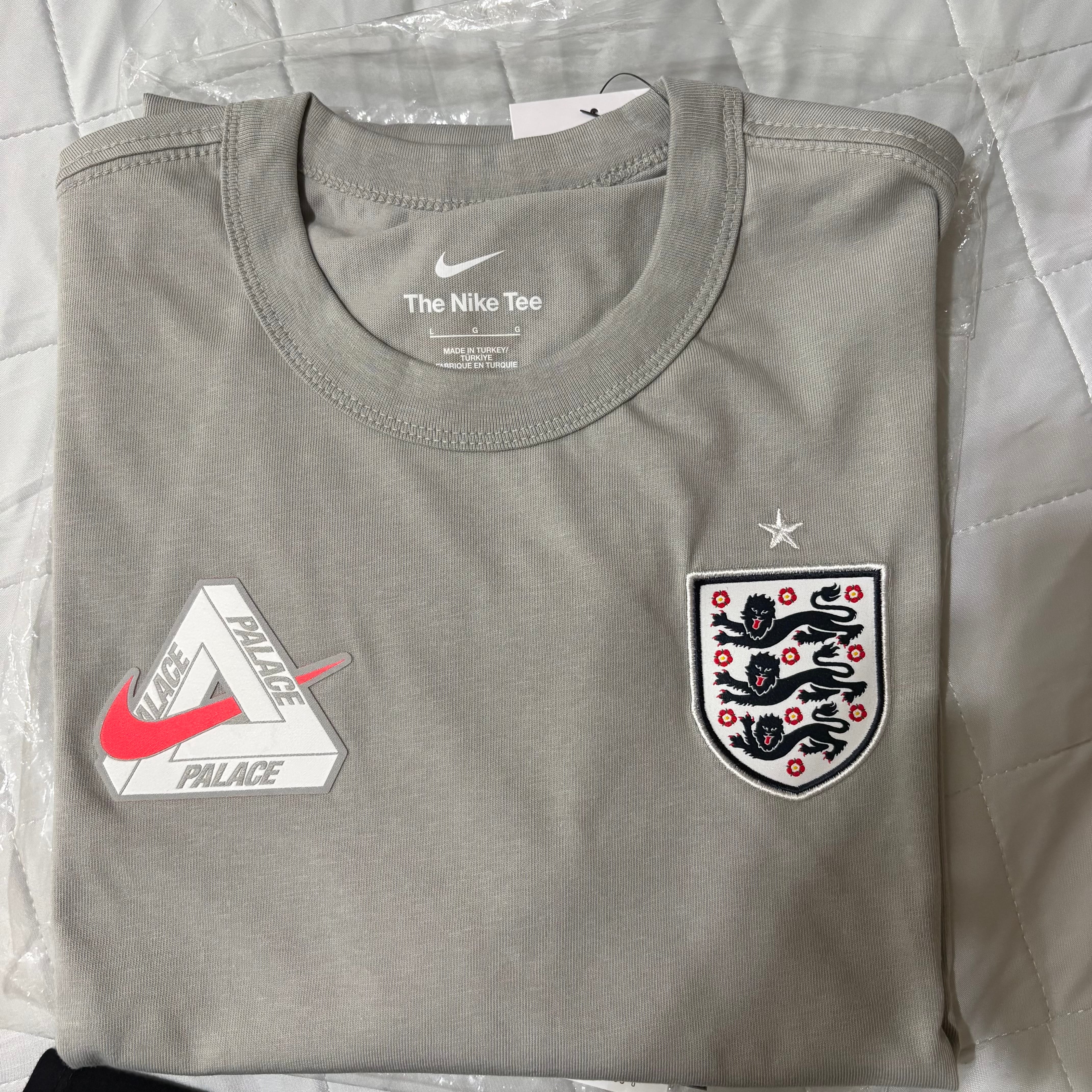 Nike x PALACE X2 World Cup T-Shirt England "Grey"