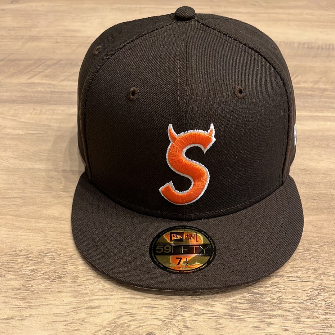 Supreme S Logo New Era "Brown" (22FW)
