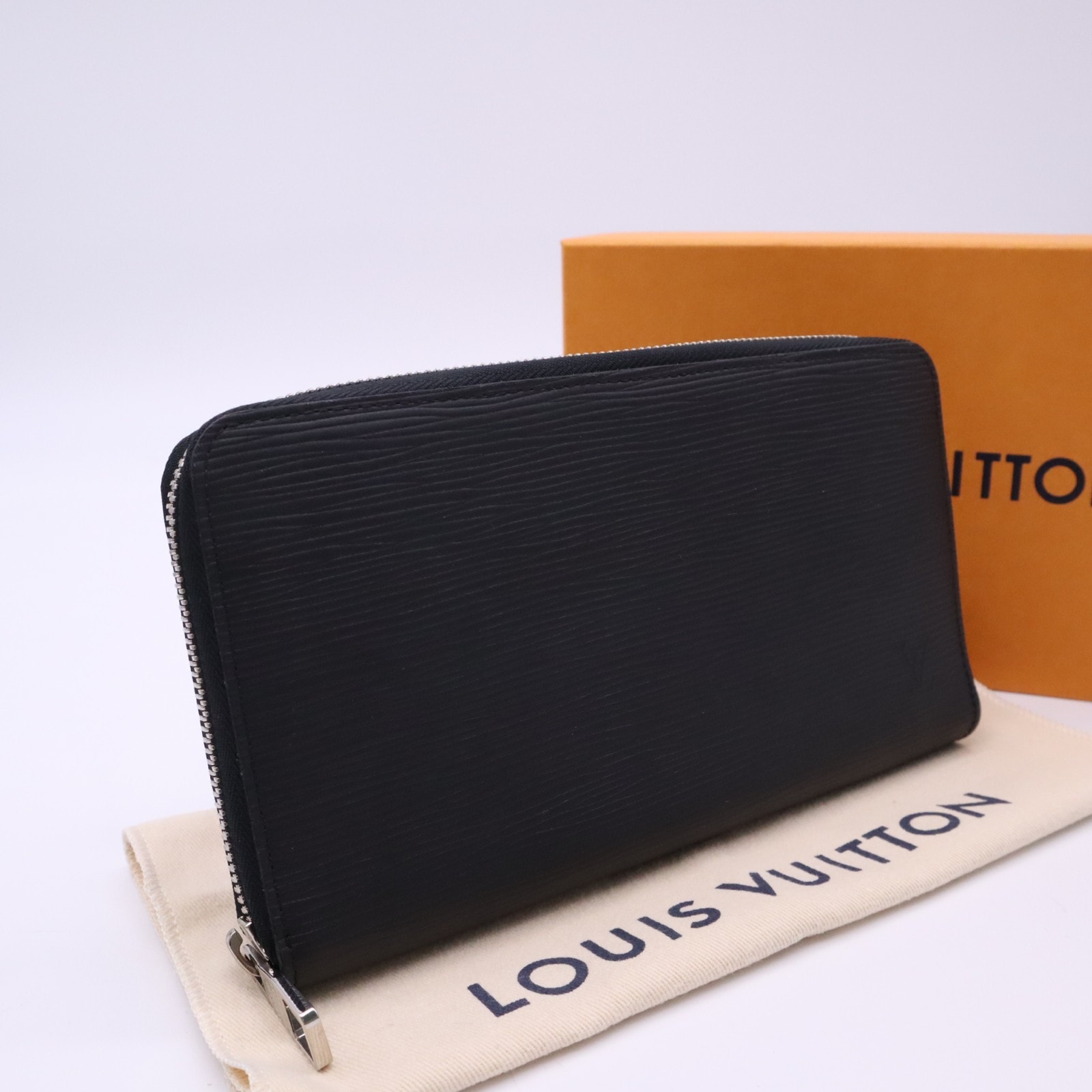 美品 LOUIS VUITTON ルイ・ヴィトン エピ ジッピー オーガナイザー ノワール M63852 長財布 ブラック グレインレザー メンズ