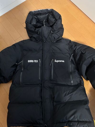Supreme GORE-TEX 700-Fill Down Parka "Black"