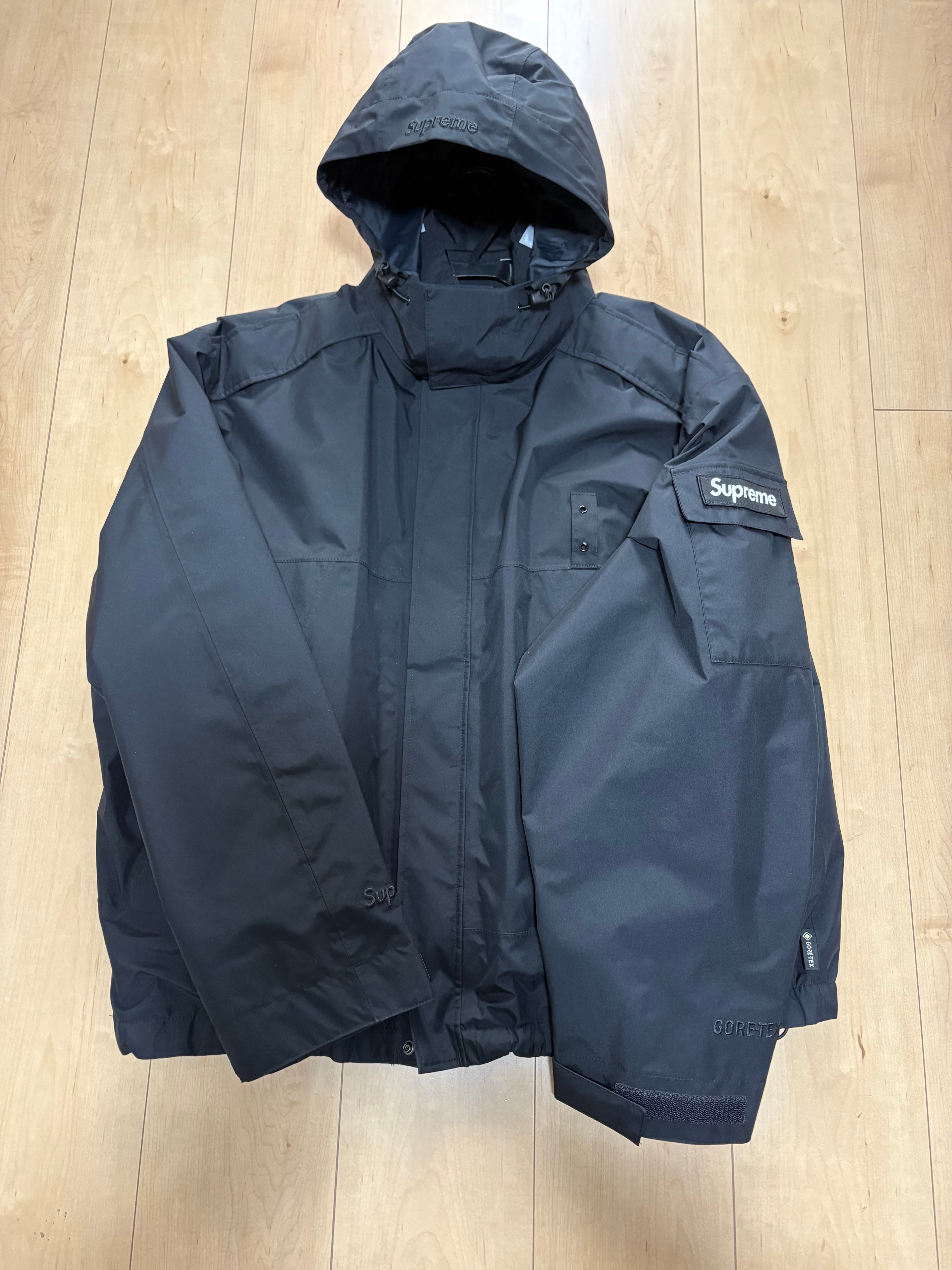 Supreme 2-in-1 GORE-TEX Shell + Quilted Liner Vest "Black"