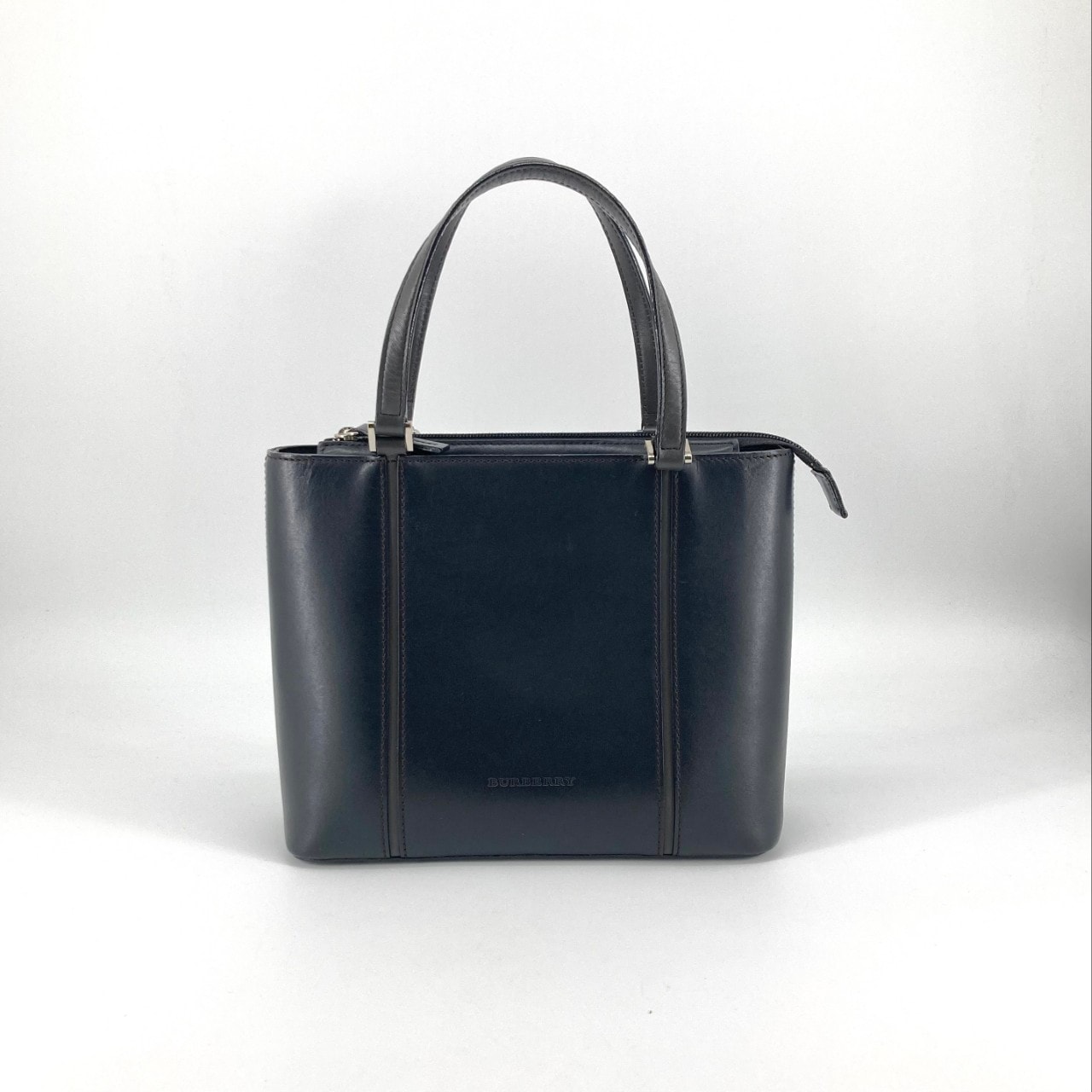 BURBERRY(バーバリー) ノバチェック裏地 カーフレザー ロゴ型押し ハンドバッグ ブラック