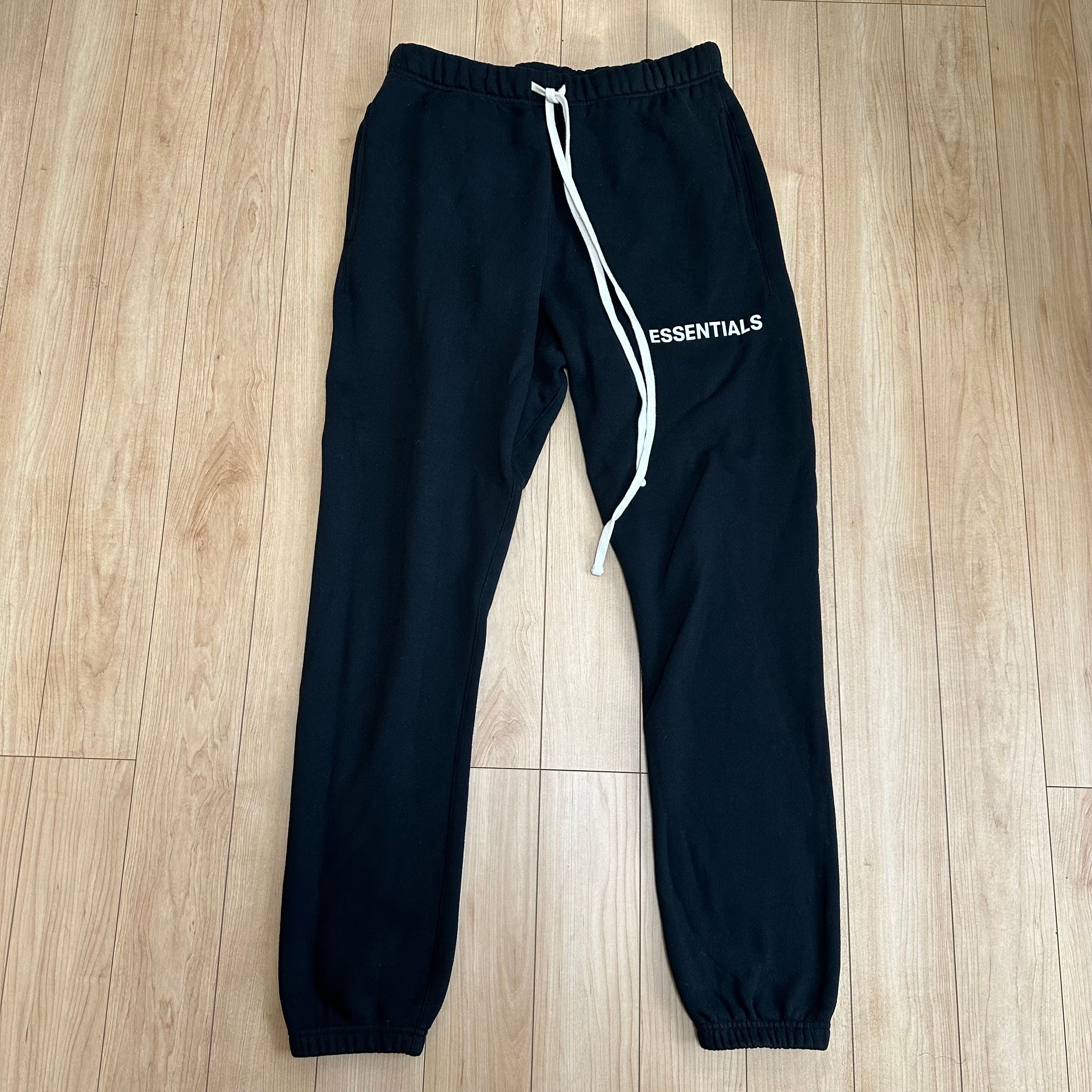 FEAR OF GOD Essentials Graphic Sweatpants "Black"