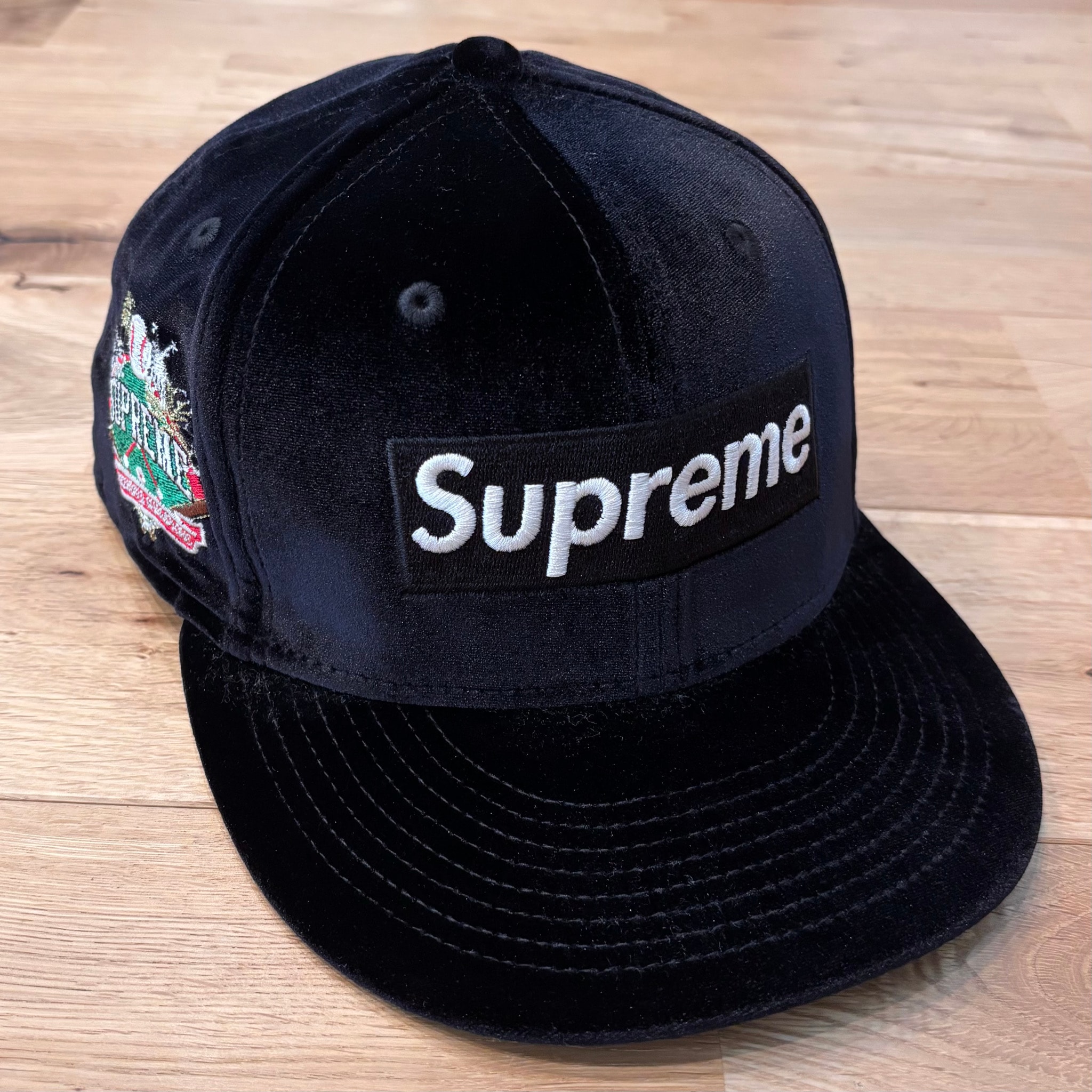 Supreme Velour Box Logo New Era "Black"