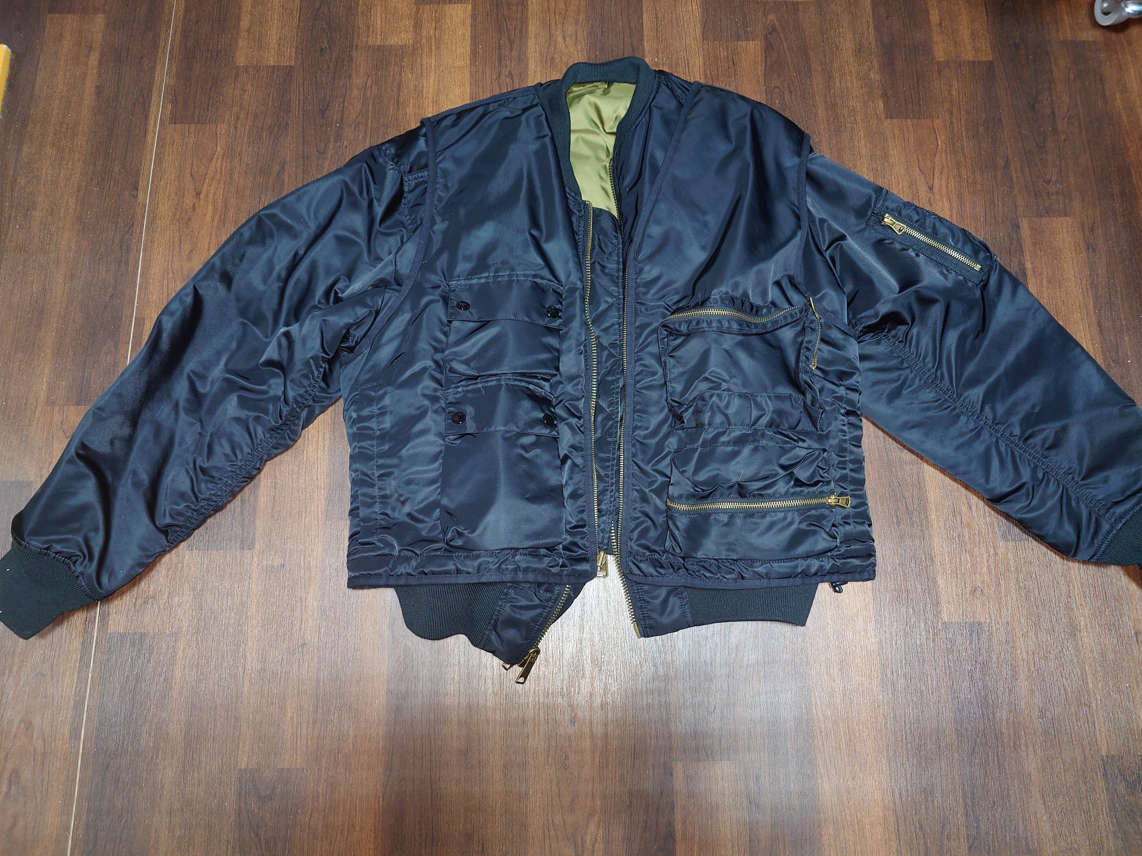 シュプリーム 2イン1 MA-1 + ベスト "ブラック"