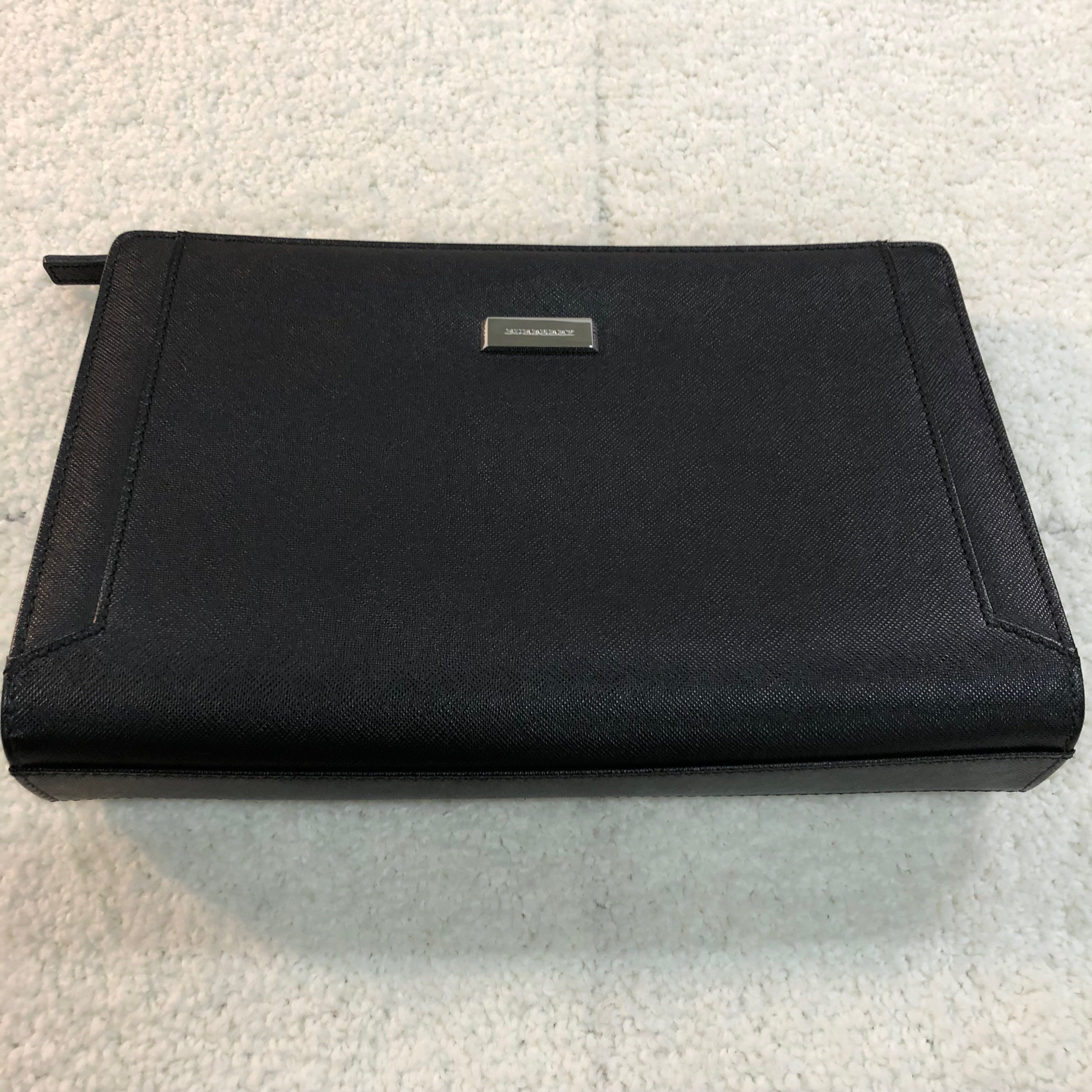 未使用品 バーバリー PVC クラッチバッグ