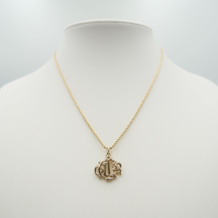 Christian Dior(クリスチャン ディオール)エンブレムロゴ ヴィンテージ ネックレス ゴールドカラー CDロゴ レディース【中古】