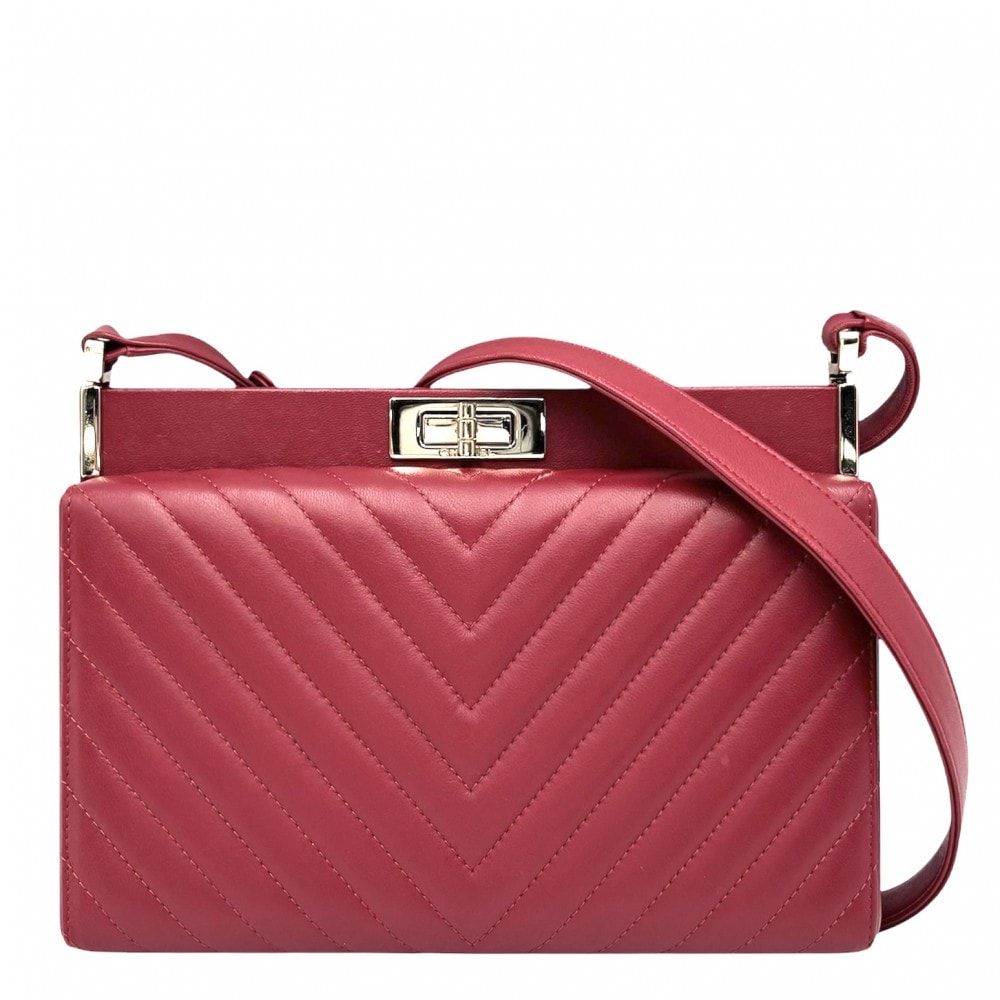 CHANEL シャネル ショルダーバッグ シェブロン Vステッチ ターンロック 肩掛け 斜め掛け 鞄 かばん ラムスキン    レッド 赤 ゴールド金具 レディース【中古品】